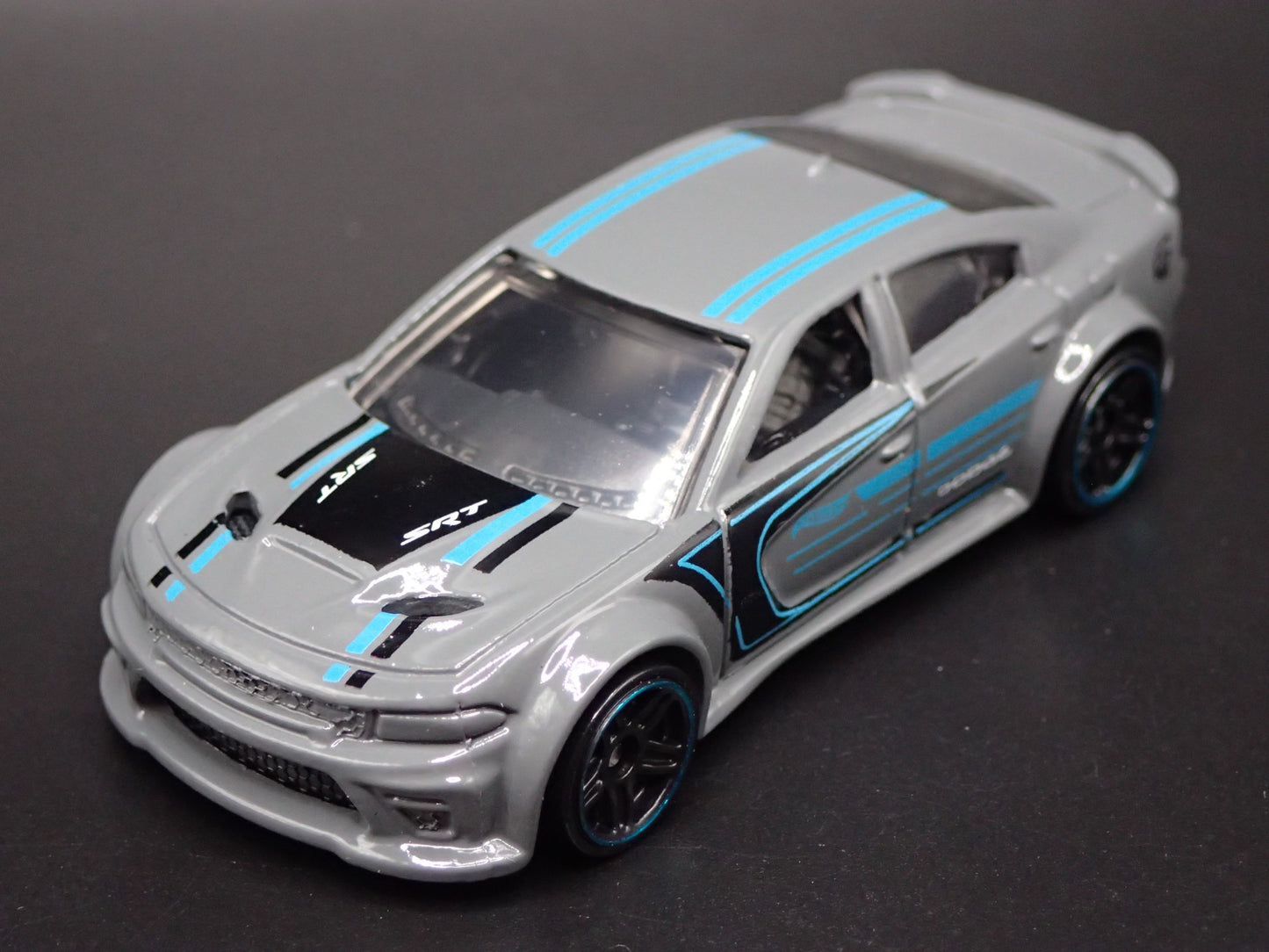2011-2023 DODGE CHARGER SRT HELLCAT GRAY 1:64 SCALE DIORAMA DIECAST MODEL CAR