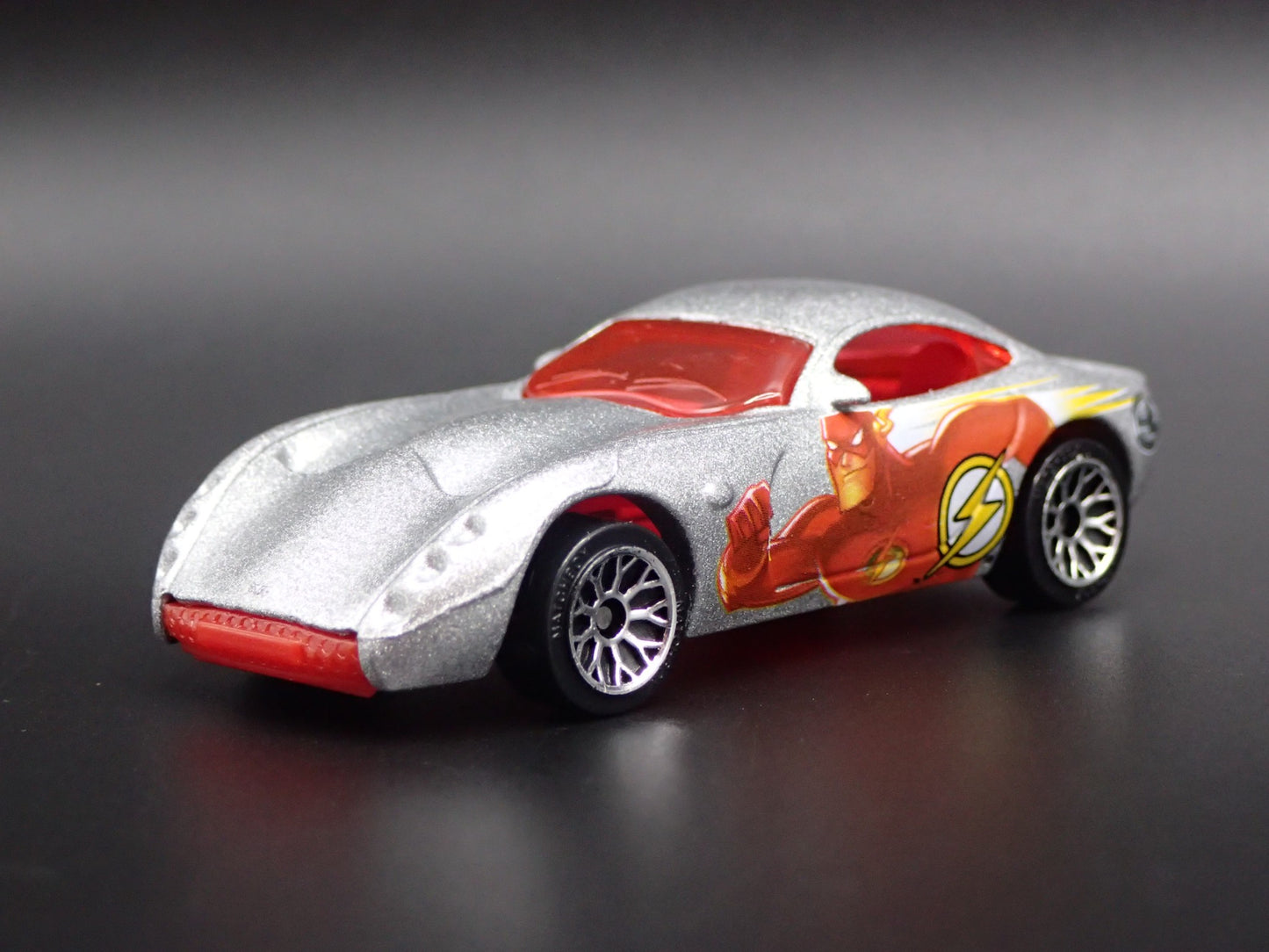 2001-2006 TVR TUSCAN S THE FLASH JUSTICE LEAGUE 1:64 SCALE DIECAST MODEL CAR