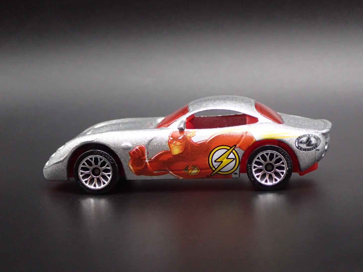 2001-2006 TVR TUSCAN S THE FLASH JUSTICE LEAGUE 1:64 SCALE DIECAST MODEL CAR