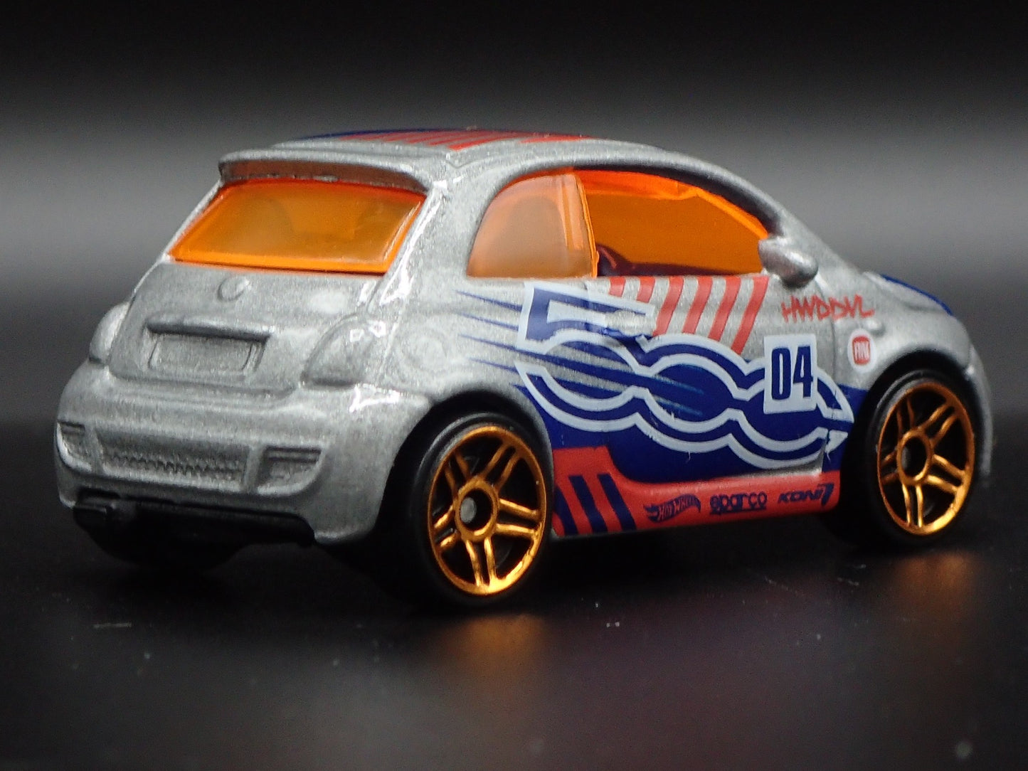 2007-2025 FIAT 500 SILVER 1/64 SCALE COLLECTIBLE DIORAMA DIECAST MODEL CAR