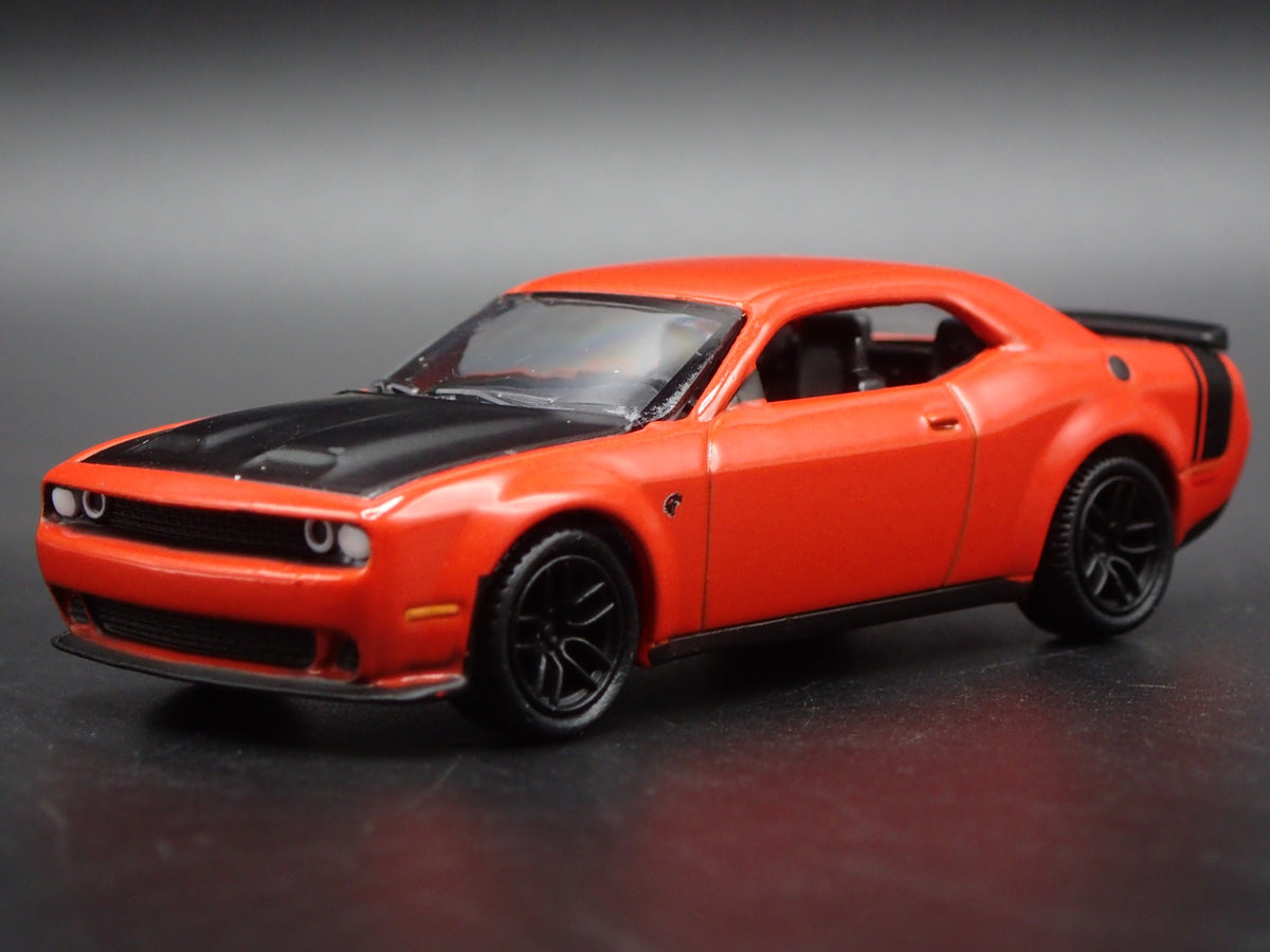 2019 19 DODGE CHALLENGER SRT HELLCAT RARE 1/64 SCALE DIORAMA DIECAST MODEL CAR-Burning Rubber Toy Company