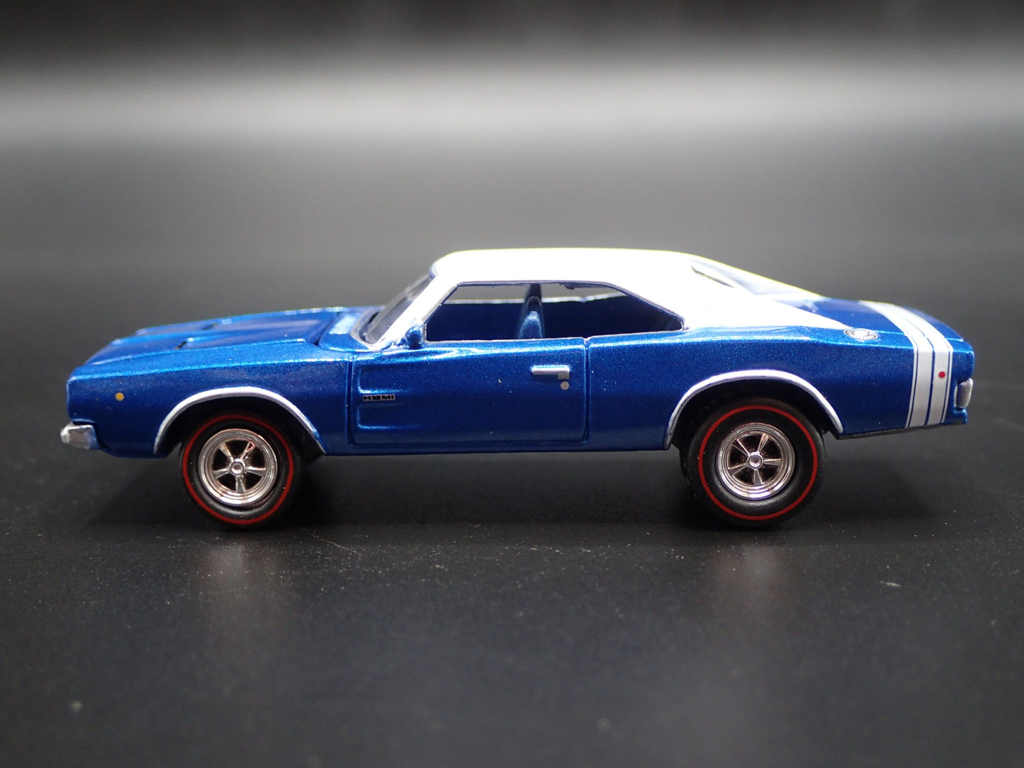 1968 68 DODGE CHARGER R/T HEMI BLUE 1:64 SCALE COLLECTIBLE DIECAST MODEL CAR