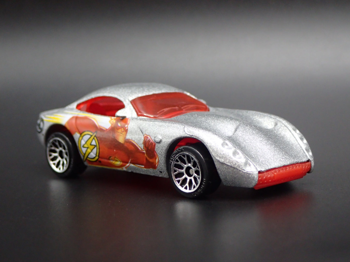 2001-2006 TVR TUSCAN S THE FLASH JUSTICE LEAGUE 1:64 SCALE DIECAST MODEL CAR