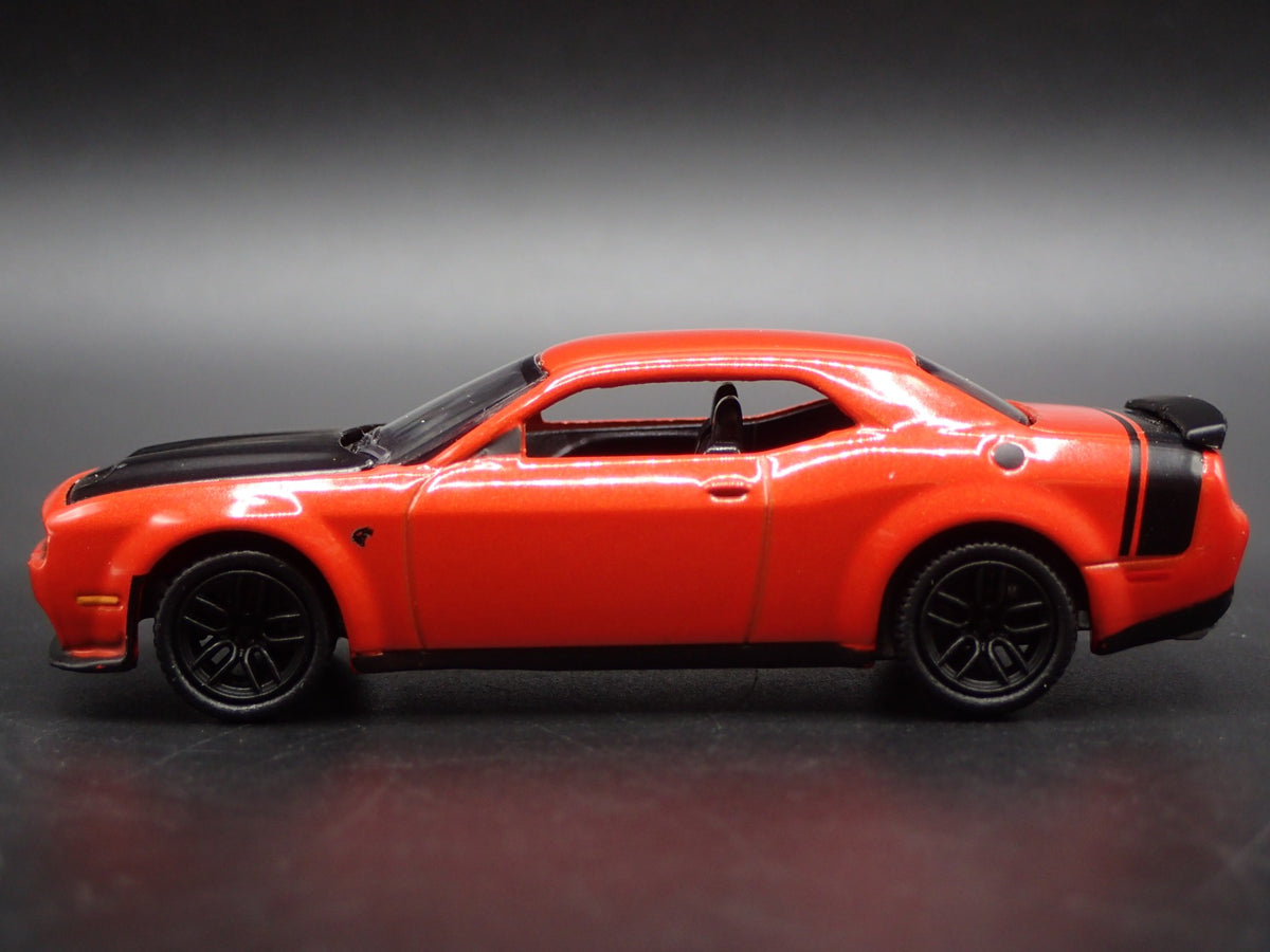 2019 19 DODGE CHALLENGER SRT HELLCAT RARE 1/64 SCALE DIORAMA DIECAST MODEL CAR-Burning Rubber Toy Company