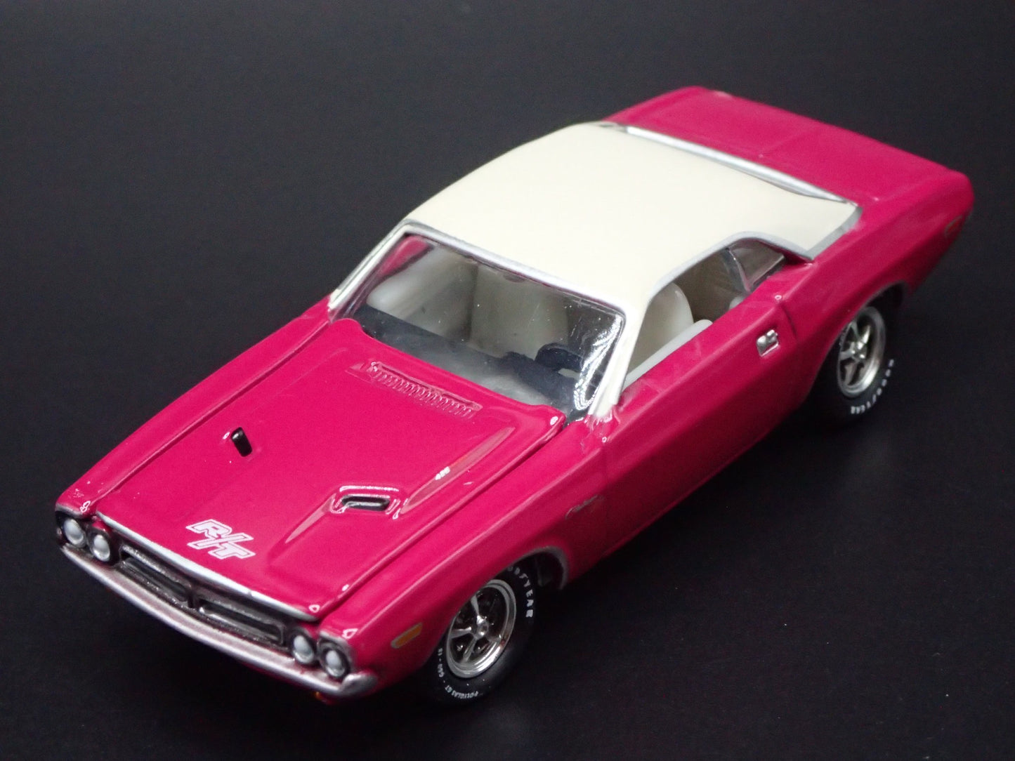 1971 71 DODGE CHALLENGER RT 1/64 SCALE COLLECTIBLE DIORAMA DIECAST MODEL CAR