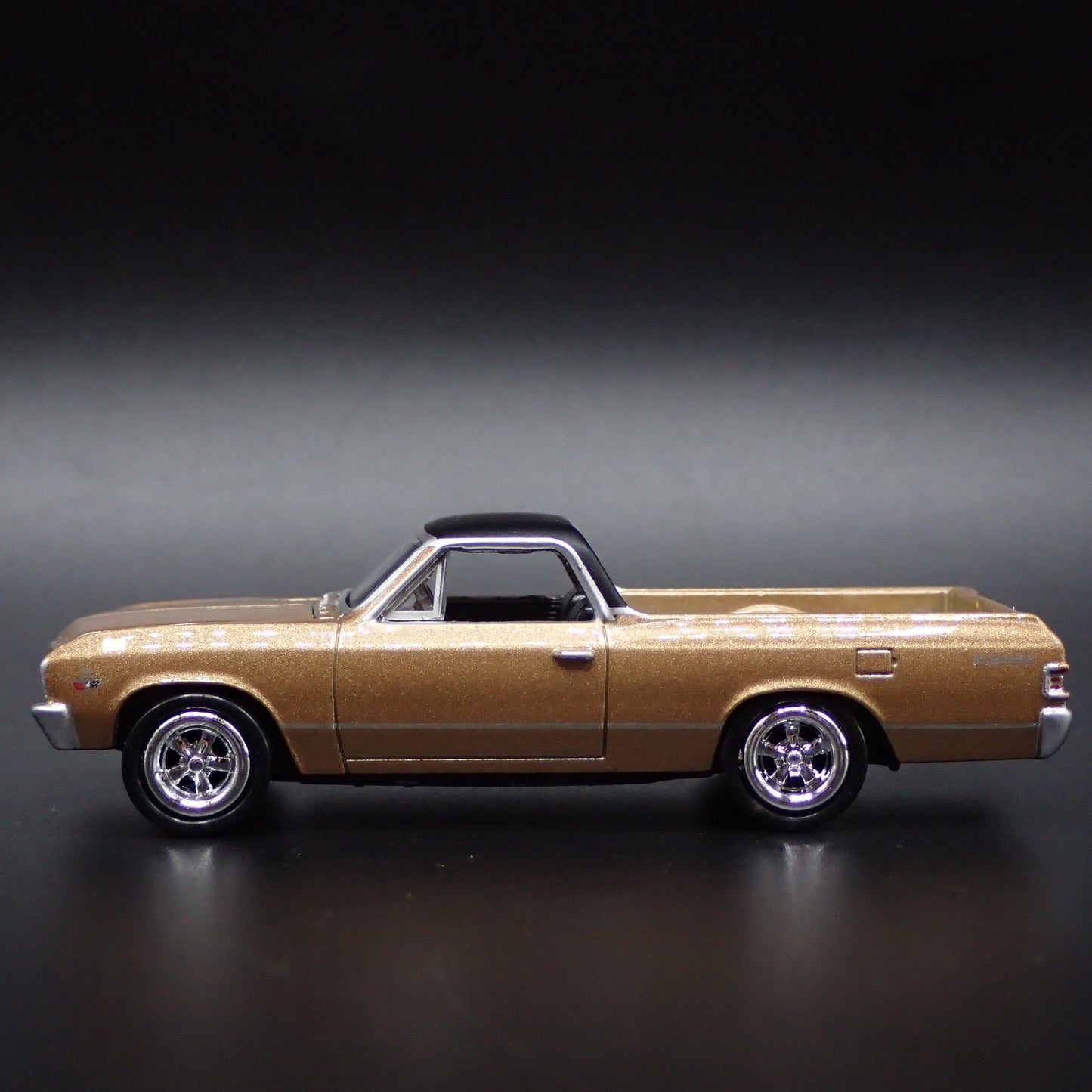 1967 67 CHEVY CHEVROLET EL CAMINO GOLD RARE 1:64 SCALE DIORAMA DIECAST MODEL CAR