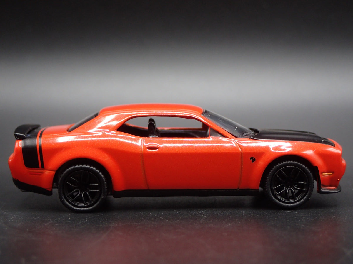 2019 19 DODGE CHALLENGER SRT HELLCAT RARE 1/64 SCALE DIORAMA DIECAST MODEL CAR-Burning Rubber Toy Company