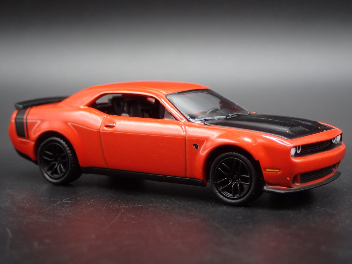2019 19 DODGE CHALLENGER SRT HELLCAT RARE 1/64 SCALE DIORAMA DIECAST MODEL CAR-Burning Rubber Toy Company