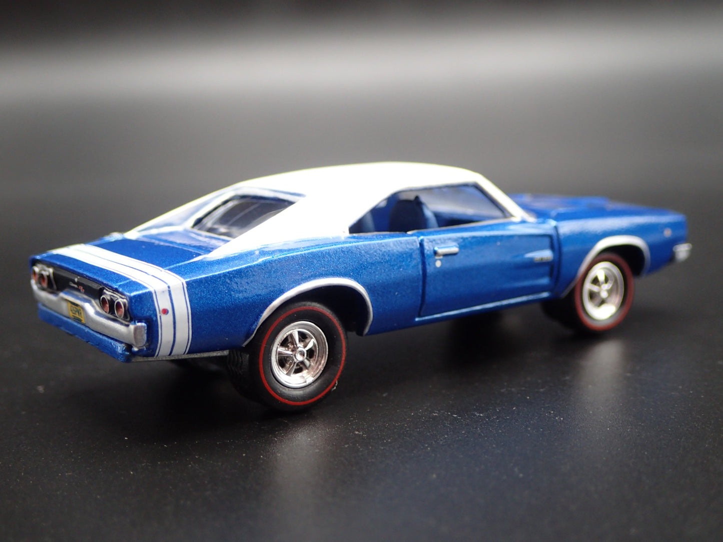 1968 68 DODGE CHARGER R/T HEMI BLUE 1:64 SCALE COLLECTIBLE DIECAST MODEL CAR