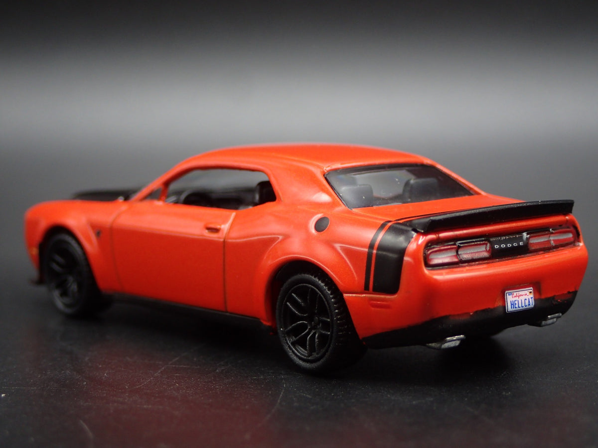 2019 19 DODGE CHALLENGER SRT HELLCAT RARE 1/64 SCALE DIORAMA DIECAST MODEL CAR-Burning Rubber Toy Company