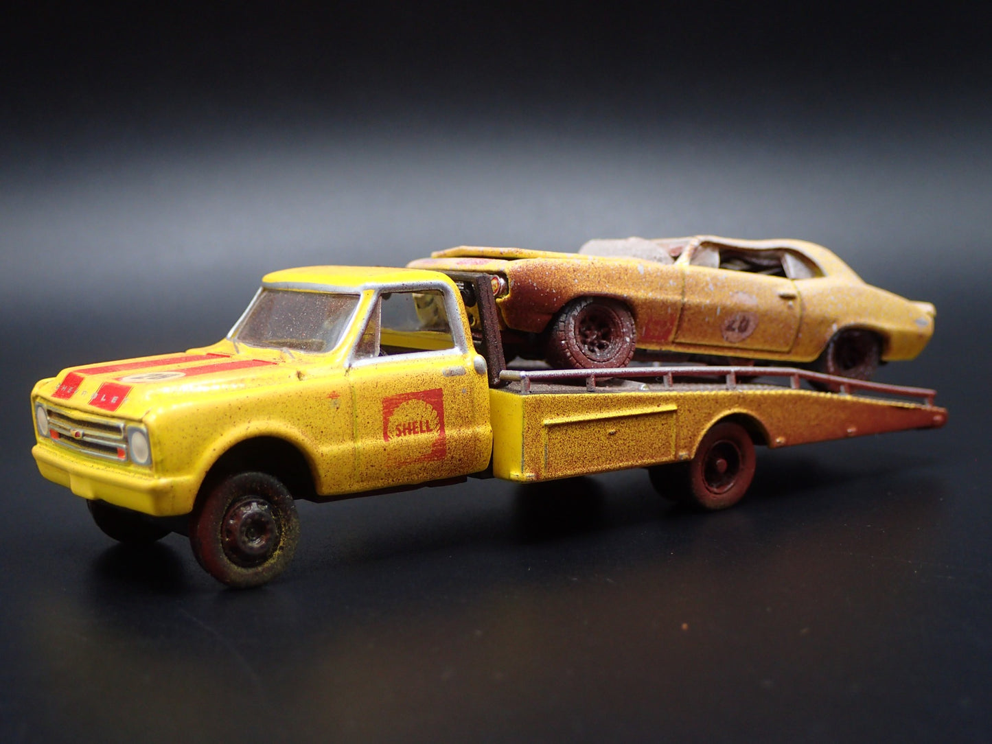 1967 CHEVY C30 RAMP TRUCK SHELL RACING w/ 1969 CAMARO 1:64 DIECAST MODEL CAR