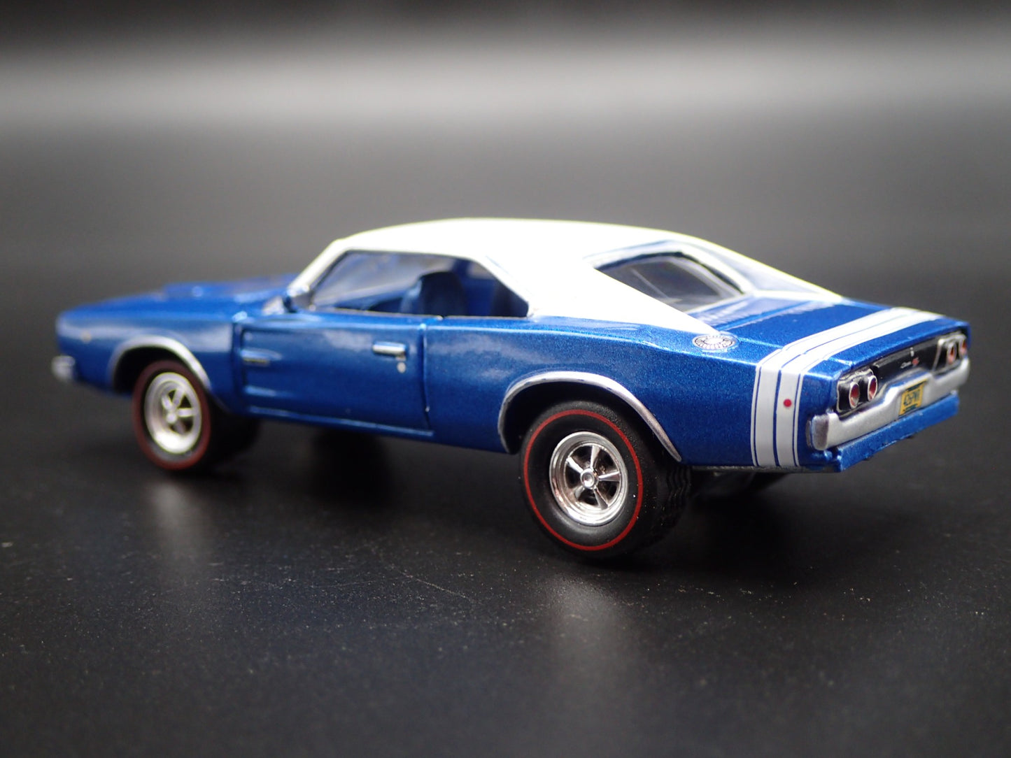 1968 68 DODGE CHARGER R/T HEMI BLUE 1:64 SCALE COLLECTIBLE DIECAST MODEL CAR