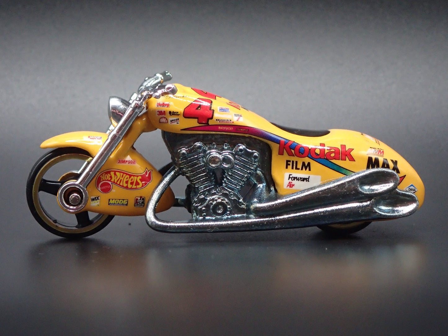 SCORCHIN SCOOTER MOTORCYCLE KODAK 4 1:64 HOT WHEELS SCALE DIECAST MODEL CAR