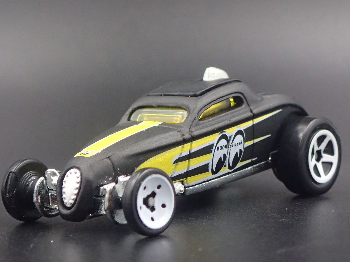 FORD ROADSTER HOT ROD CUSTOM MOONEYES 1:64 SCALE COLLECTIBLE DIECAST MODEL CAR