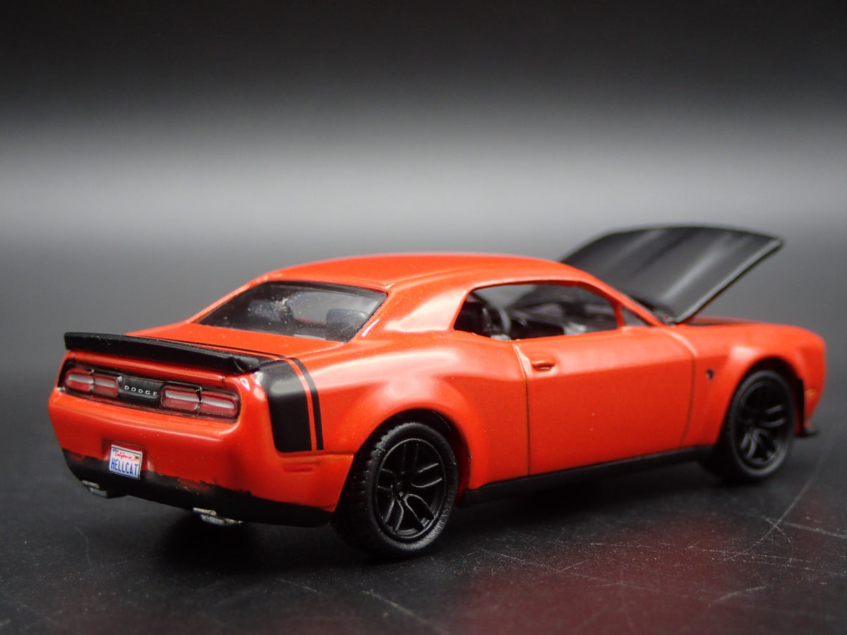 2019 19 DODGE CHALLENGER SRT HELLCAT RARE 1/64 SCALE DIORAMA DIECAST MODEL CAR-Burning Rubber Toy Company