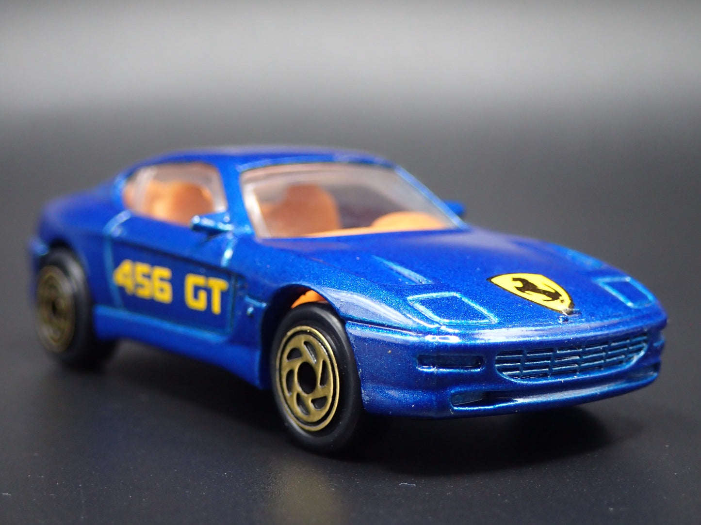 1992-1997 FERRARI 456 GT BLUE 1:64 SCALE COLLECTIBLE DIORAMA DIECAST MODEL CAR
