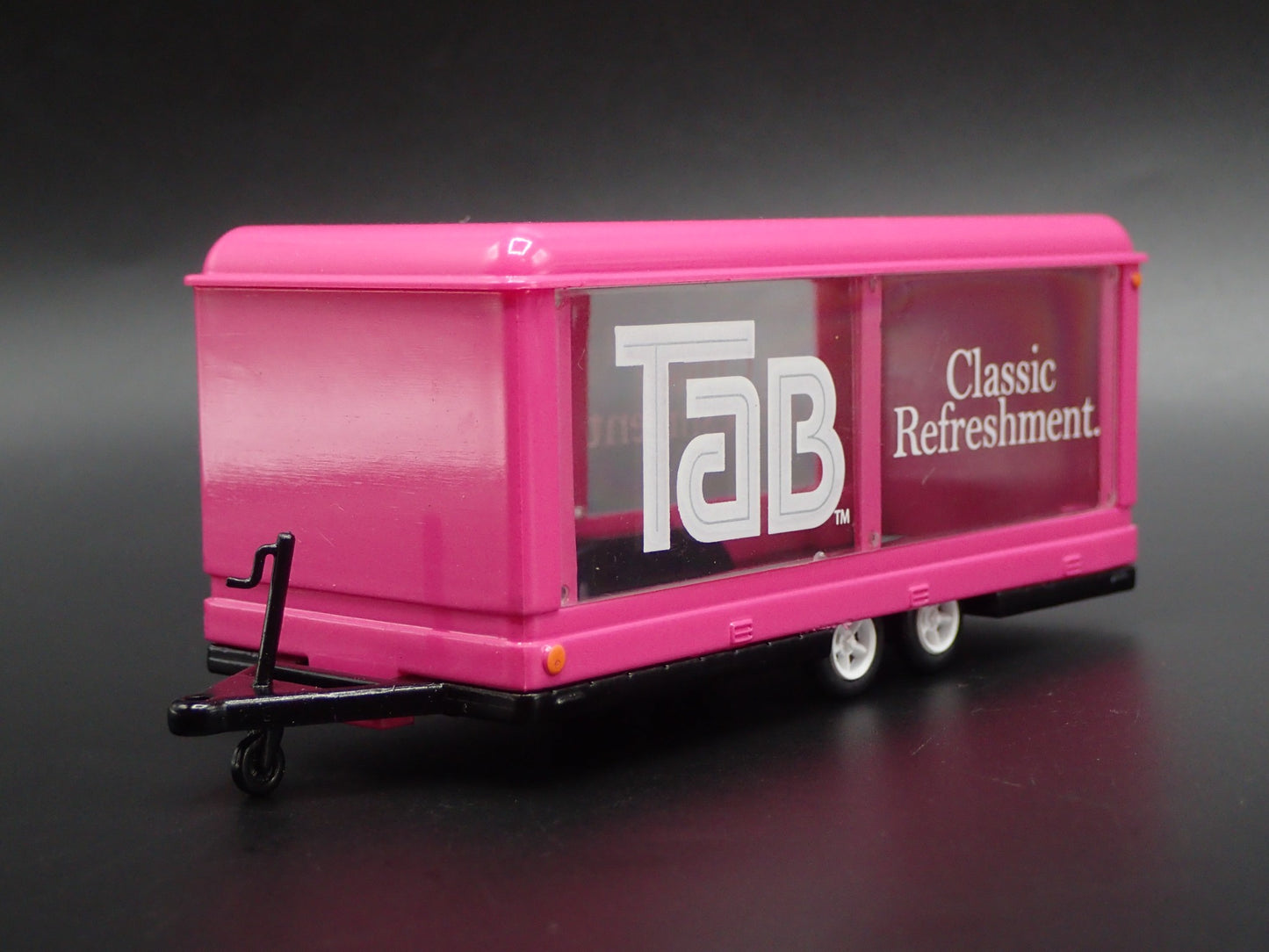 ENCLOSED GLASS CAR DISPLAY TRAILER TAB COLA 1:64 SCALE DIORAMA DIECAST MODEL CAR