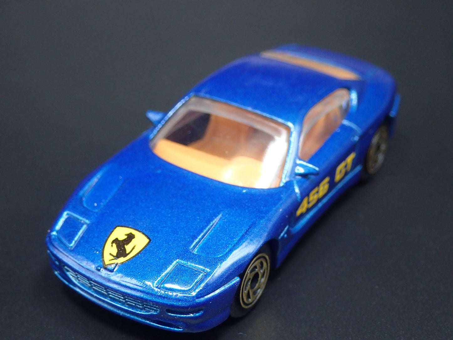 1992-1997 FERRARI 456 GT BLUE 1:64 SCALE COLLECTIBLE DIORAMA DIECAST MODEL CAR