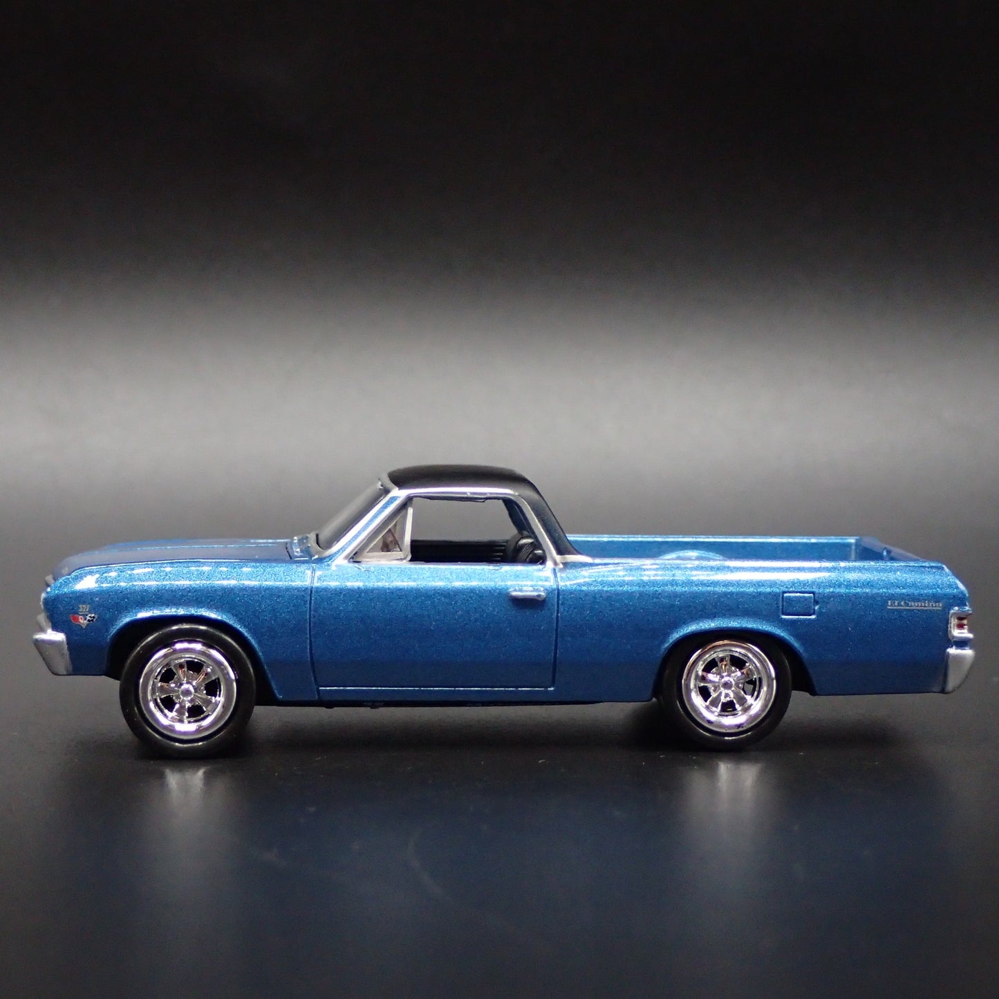 1967 67 CHEVY CHEVROLET EL CAMINO BLUE 1:64 SCALE DIORAMA DIECAST MODEL CAR