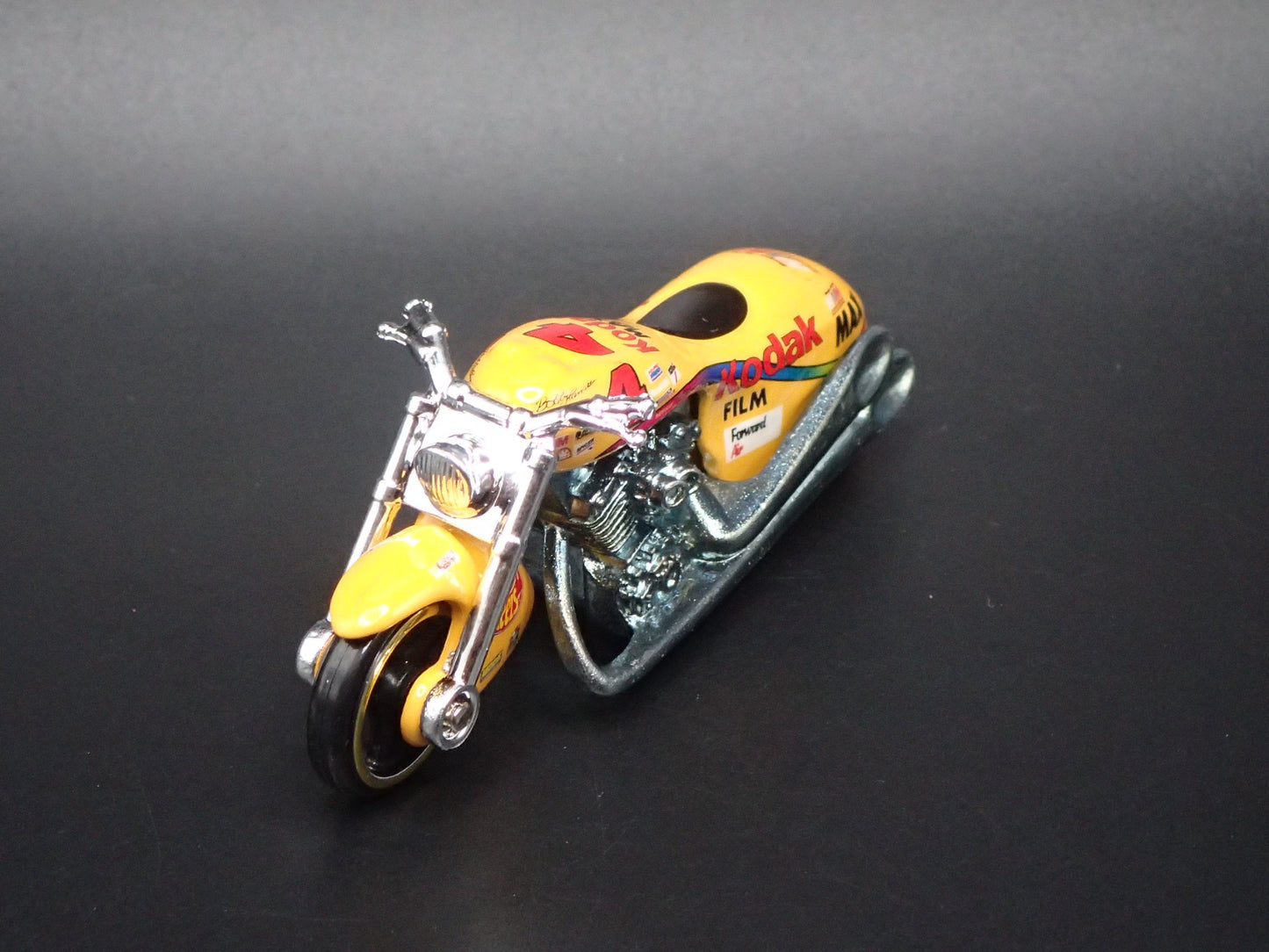 SCORCHIN SCOOTER MOTORCYCLE KODAK 4 1:64 HOT WHEELS SCALE DIECAST MODEL CAR