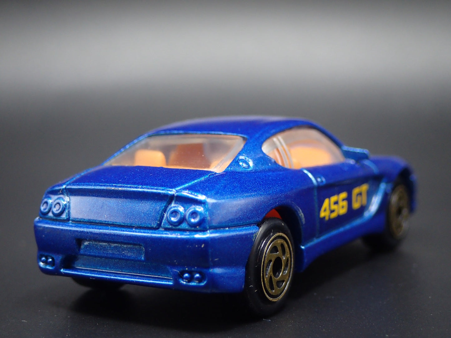 1992-1997 FERRARI 456 GT BLUE 1:64 SCALE COLLECTIBLE DIORAMA DIECAST MODEL CAR
