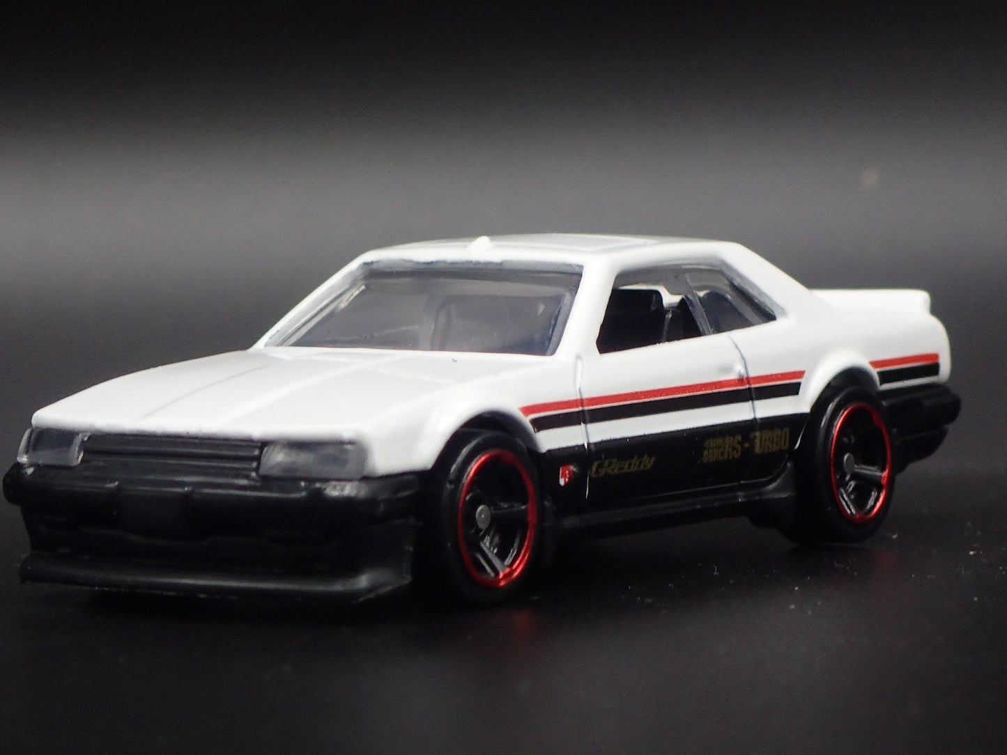 1981-1985 NISSAN SKYLINE RS KDR30 WHITE 1:64 SCALE COLLECTIBLE DIECAST MODEL CAR