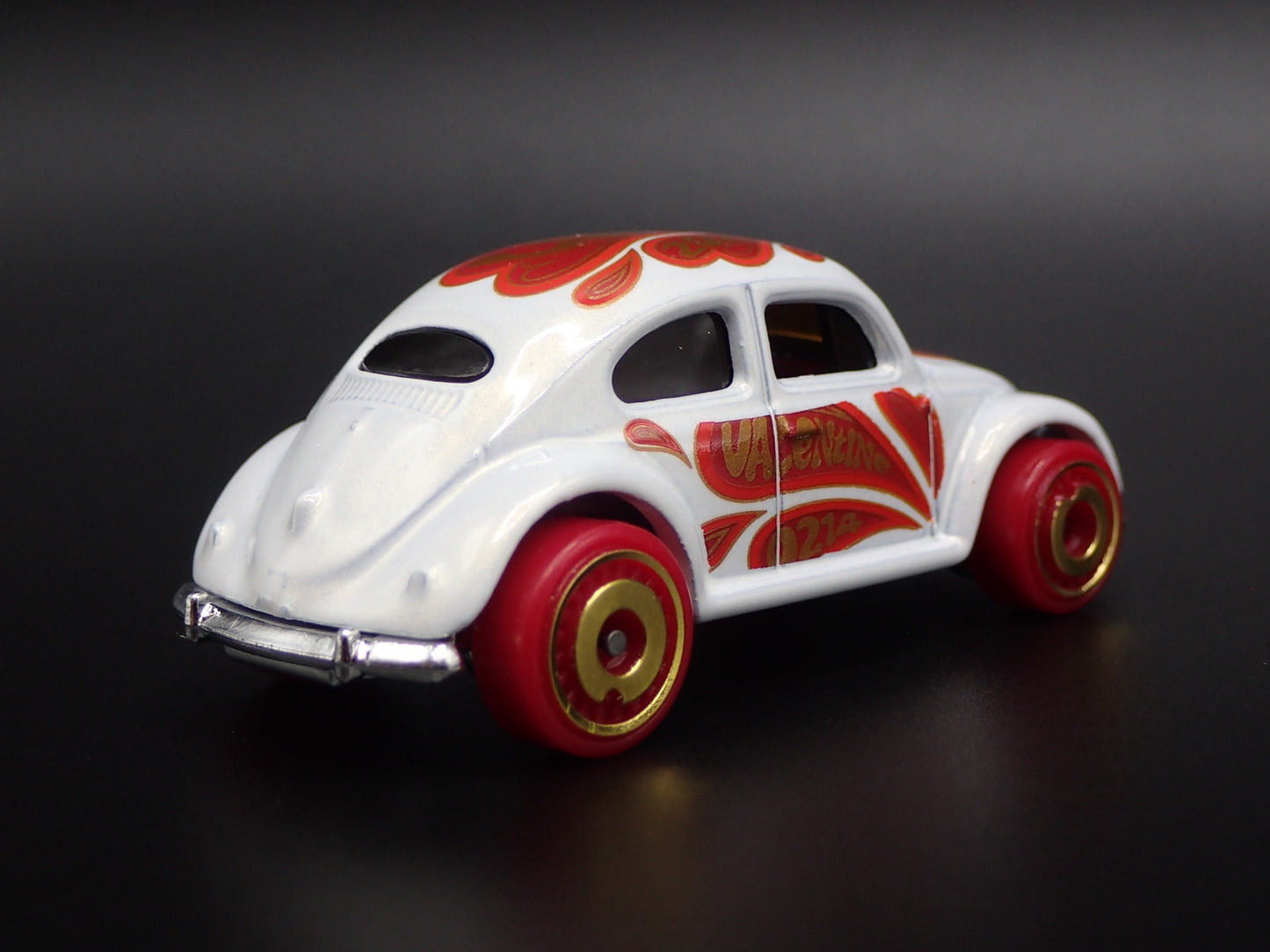 1960-1967 VW VOLKSWAGEN CLASSIC BEETLE BUG 1:64 SCALE DIORAMA DIECAST MODEL CAR