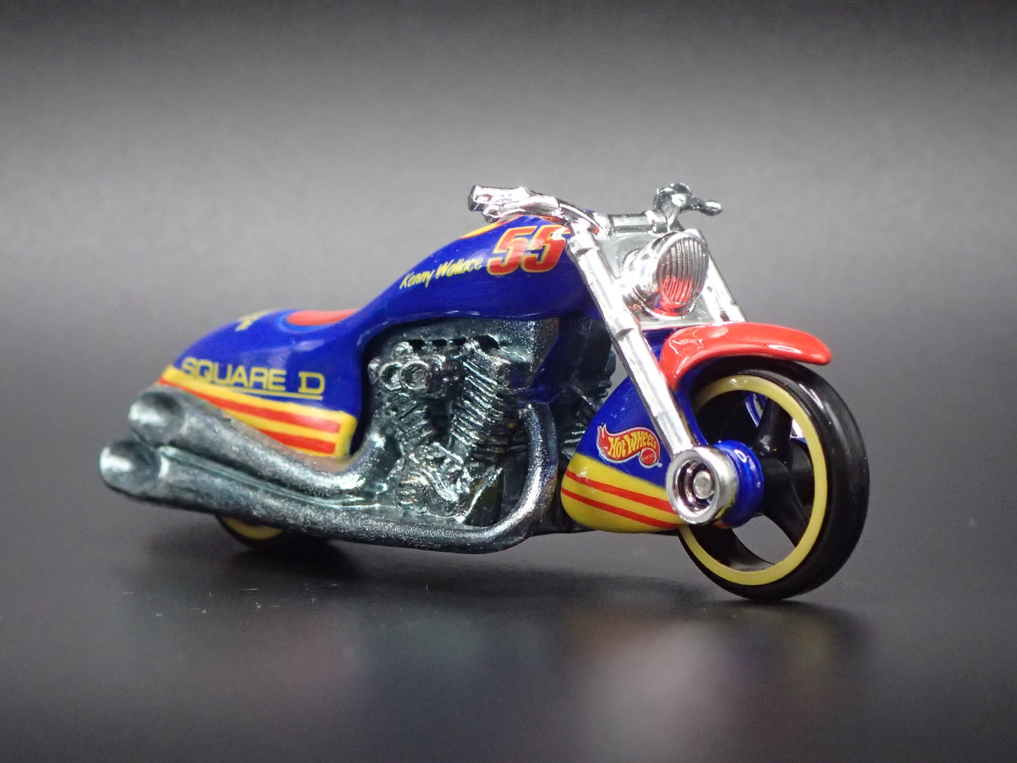 SCORCHIN SCOOTER MOTORCYCLE SQUARE D 55 1:64 HOT WHEELS SCALE DIECAST MODEL CAR