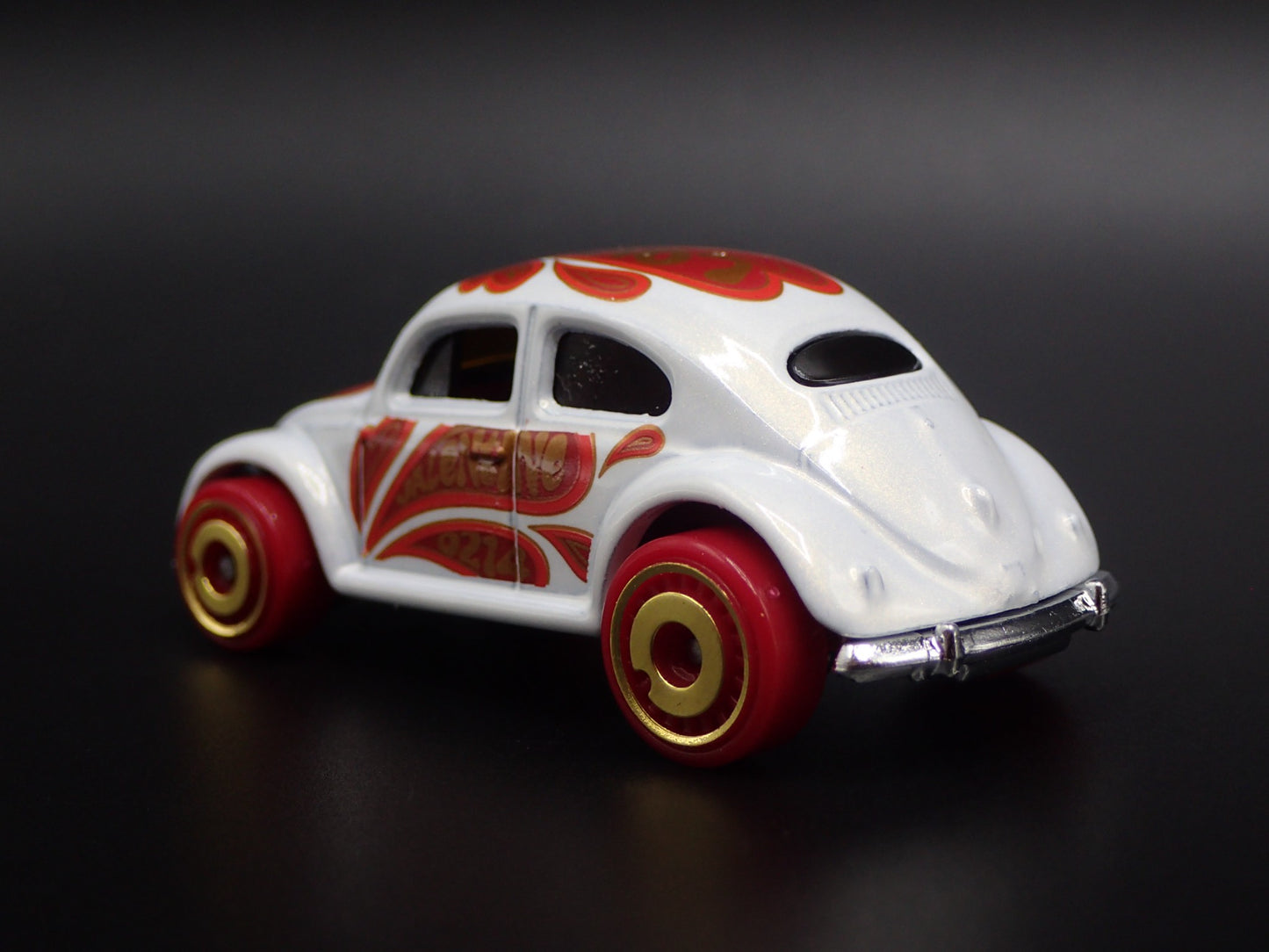 1960-1967 VW VOLKSWAGEN CLASSIC BEETLE BUG 1:64 SCALE DIORAMA DIECAST MODEL CAR