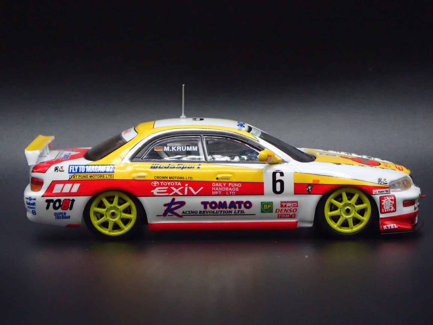 TOYOTA CORONA EXIV #6 TEAM BANDOH 1997 1/64 SCALE DIORAMA DIECAST MODEL CAR