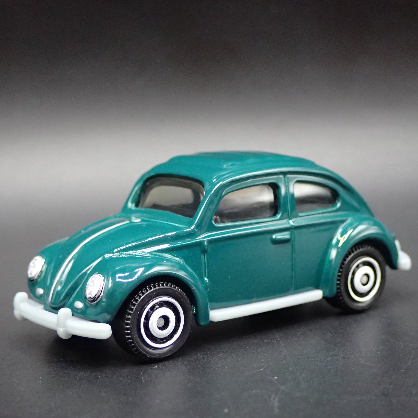 1960-1969 VW VOLKSWAGEN BEETLE BUG W HITCH 1:64 SCALE DIORAMA DIECAST MODEL CAR
