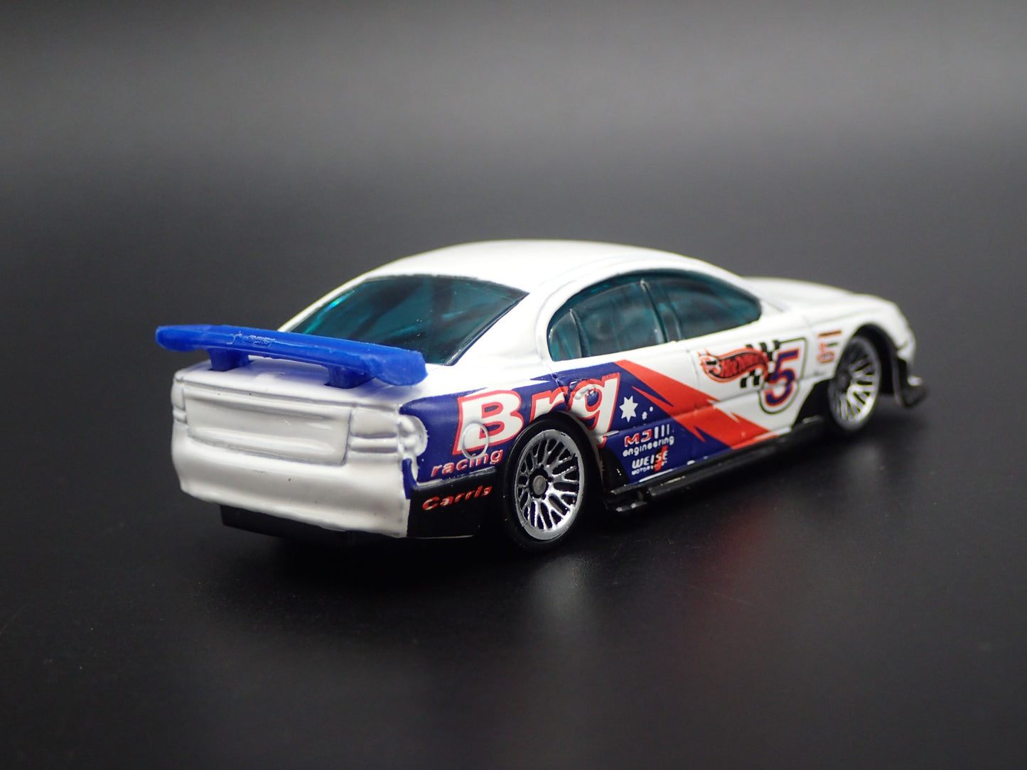 1997-2000 HOLDEN SS COMMODORE VT WHITE 1:64 SCALE COLLECTIBLE DIECAST MODEL CAR