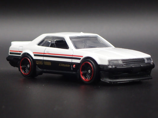 1981-1985 NISSAN SKYLINE RS KDR30 WHITE 1:64 SCALE COLLECTIBLE DIECAST MODEL CAR