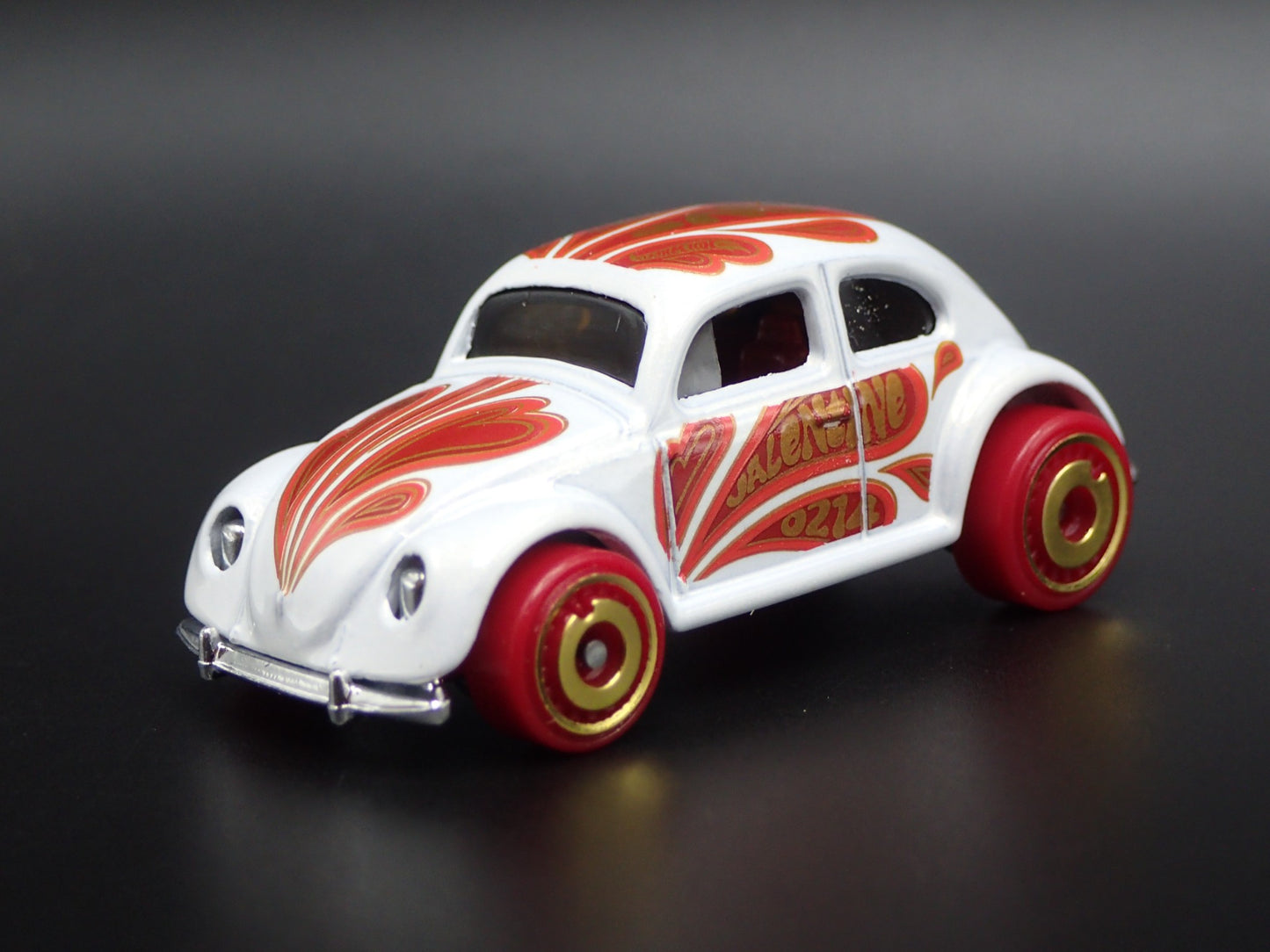 1960-1967 VW VOLKSWAGEN CLASSIC BEETLE BUG 1:64 SCALE DIORAMA DIECAST MODEL CAR