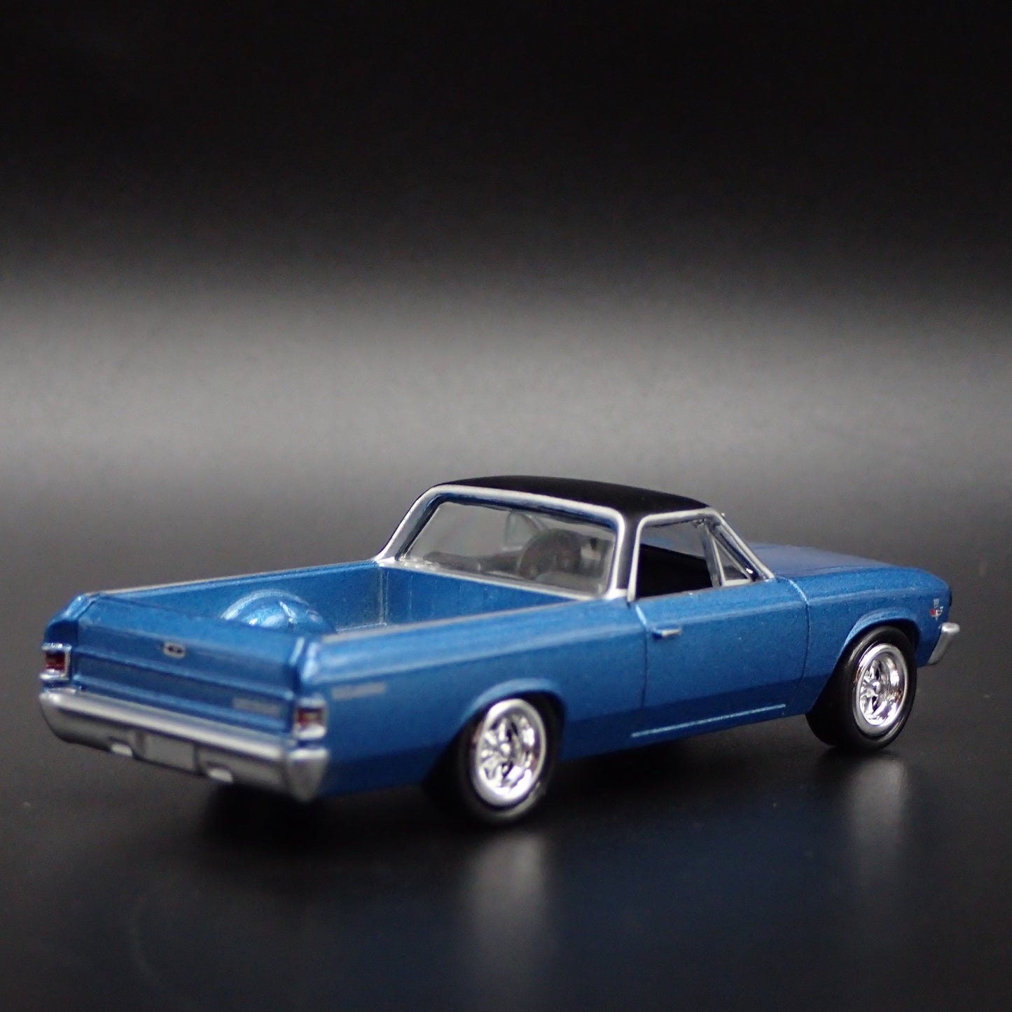 1967 67 CHEVY CHEVROLET EL CAMINO BLUE 1:64 SCALE DIORAMA DIECAST MODEL CAR