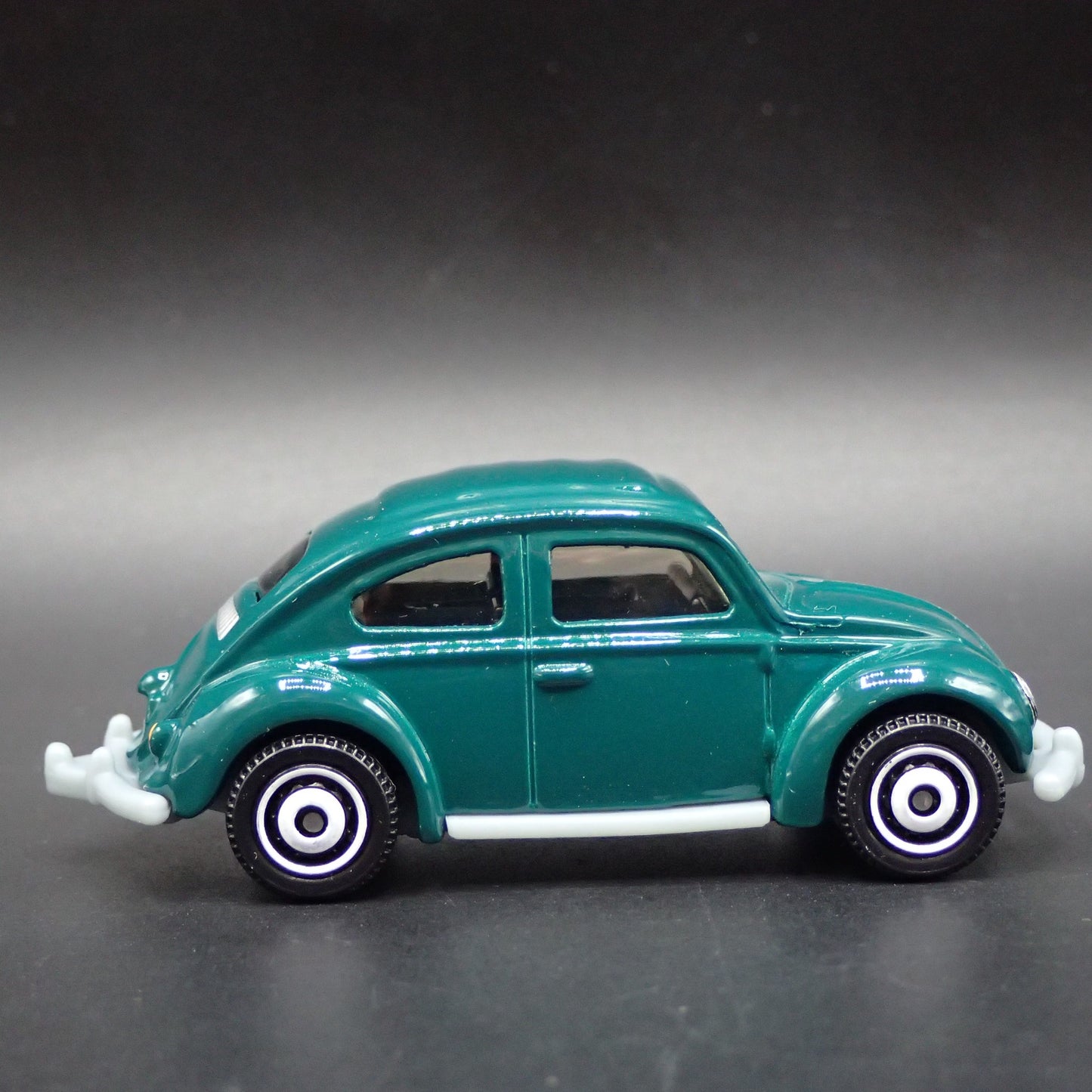 1960-1969 VW VOLKSWAGEN BEETLE BUG W HITCH 1:64 SCALE DIORAMA DIECAST MODEL CAR