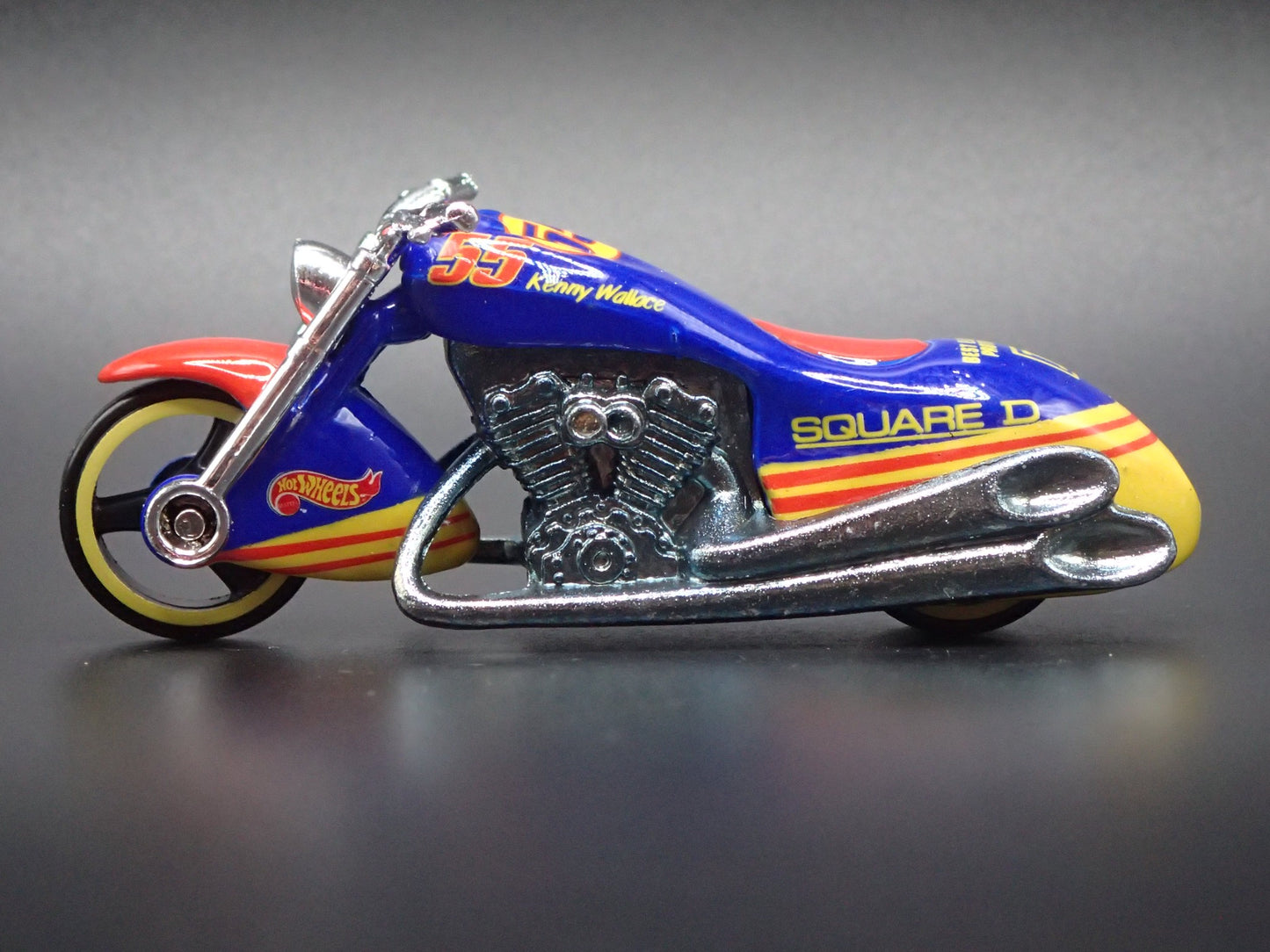 SCORCHIN SCOOTER MOTORCYCLE SQUARE D 55 1:64 HOT WHEELS SCALE DIECAST MODEL CAR