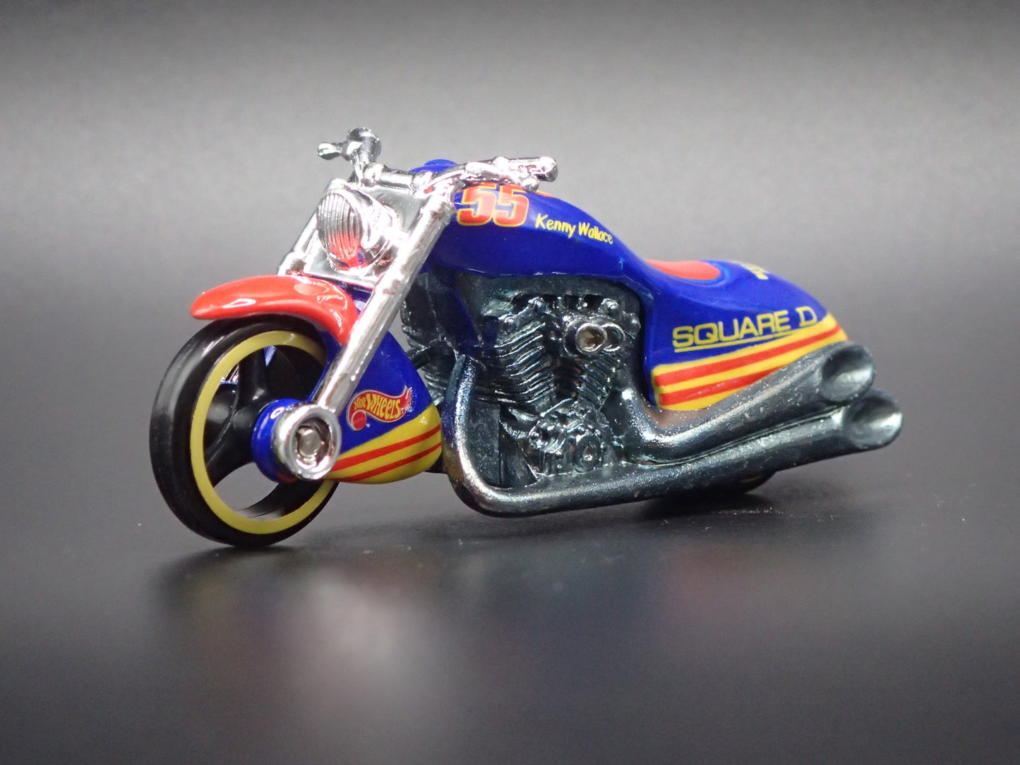 SCORCHIN SCOOTER MOTORCYCLE SQUARE D 55 1:64 HOT WHEELS SCALE DIECAST MODEL CAR