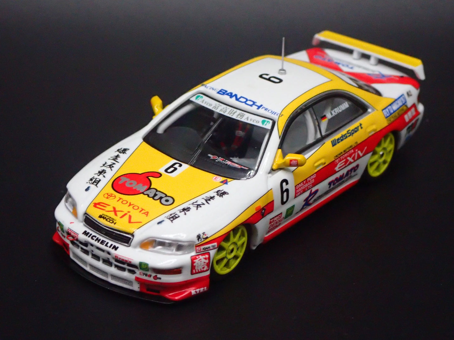 TOYOTA CORONA EXIV #6 TEAM BANDOH 1997 1/64 SCALE DIORAMA DIECAST MODEL CAR
