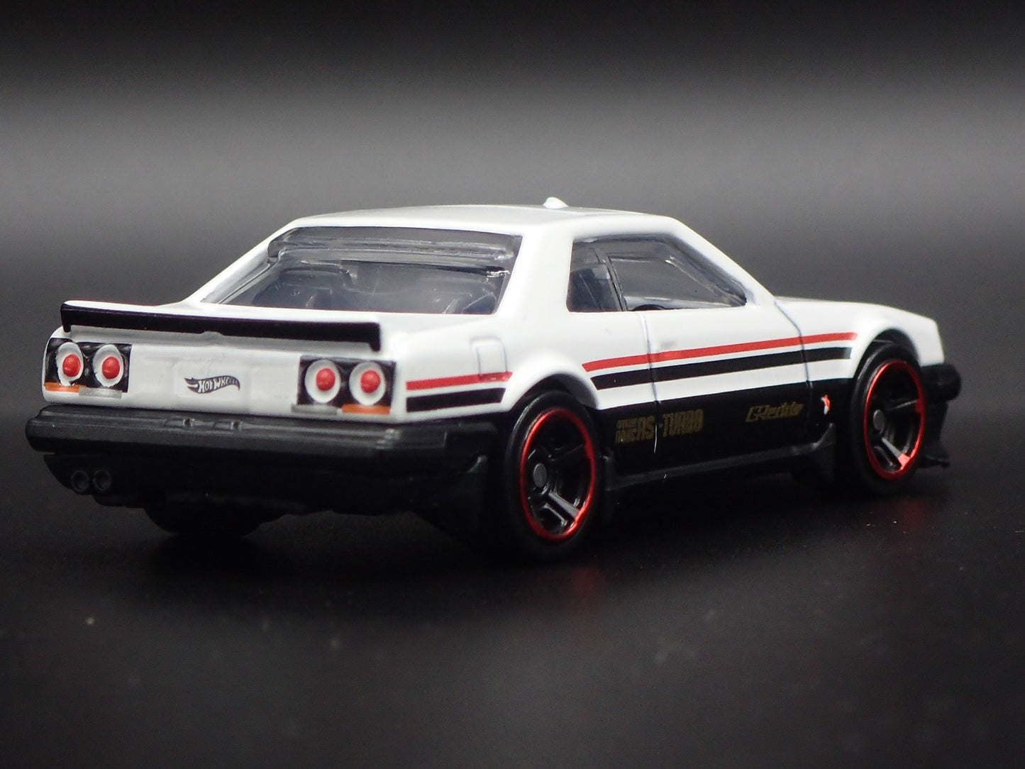 1981-1985 NISSAN SKYLINE RS KDR30 WHITE 1:64 SCALE COLLECTIBLE DIECAST MODEL CAR