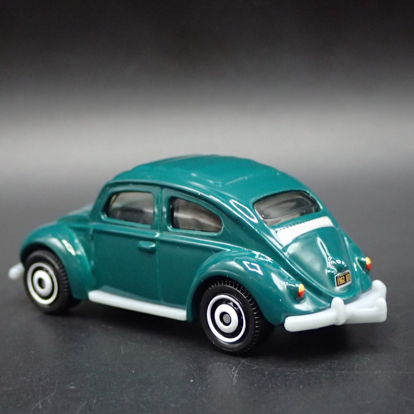 1960-1969 VW VOLKSWAGEN BEETLE BUG W HITCH 1:64 SCALE DIORAMA DIECAST MODEL CAR