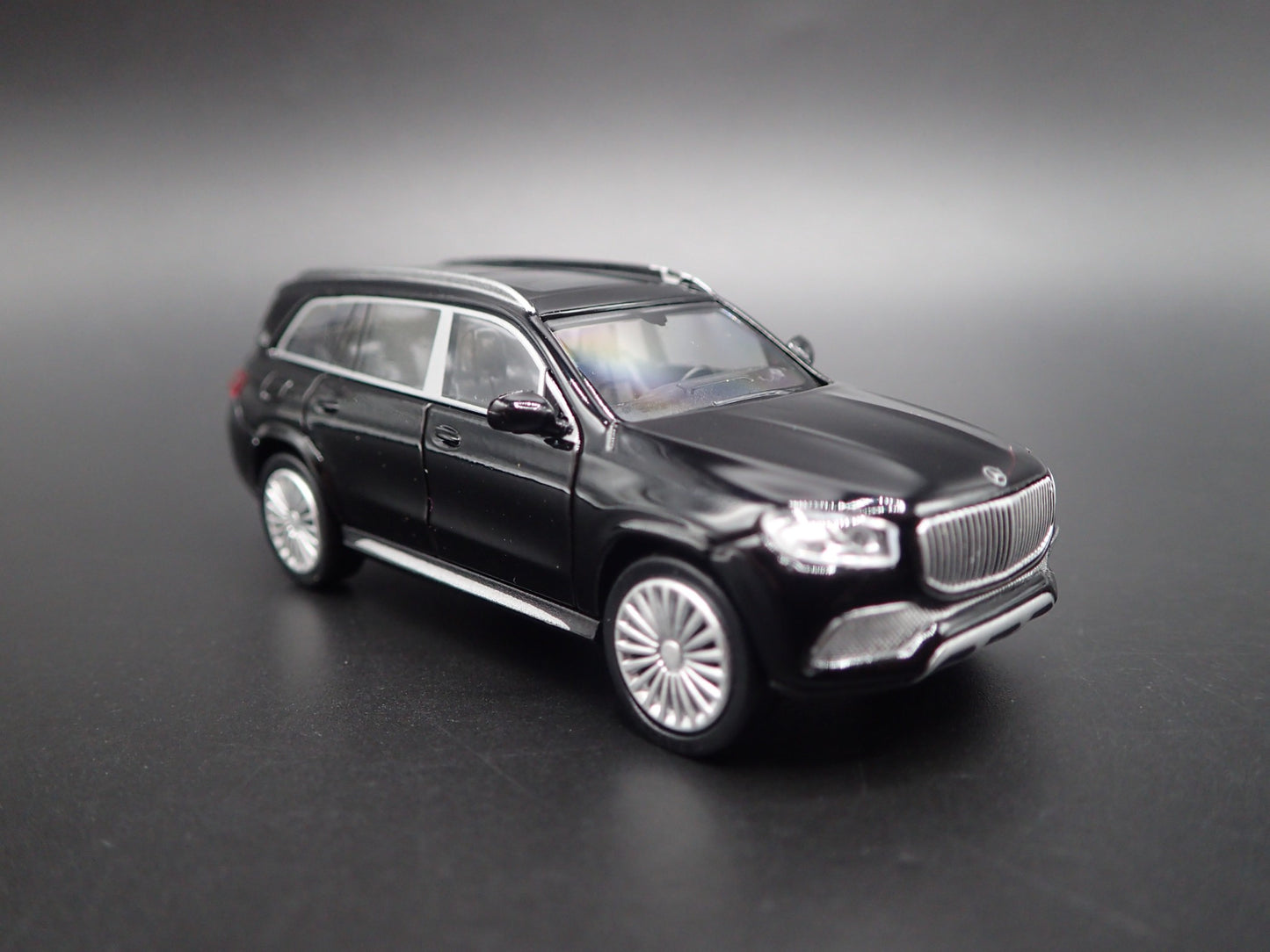 2020-2023 MERCEDES MAYBACH GLS 600 SUV 1:64 SCALE DIORAMA DIECAST MODEL CAR