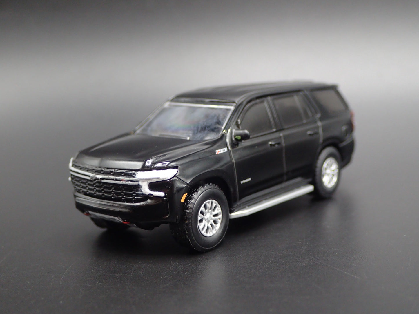 2021-2025 CHEVY CHEVROLET TAHOE Z71 BLACK 1:64 SCALE DIORAMA DIECAST MODEL CAR
