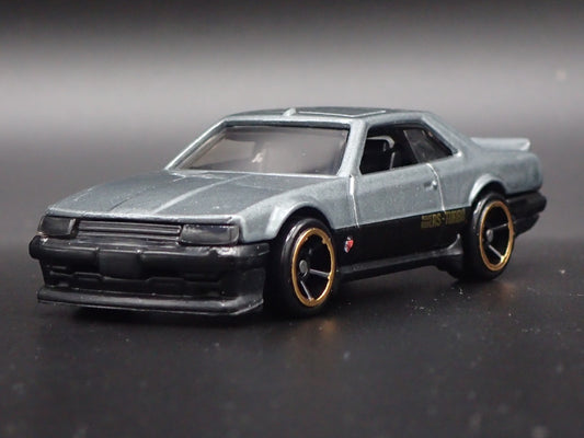 1981-1985 NISSAN SKYLINE R30 1:64 SCALE COLLECTIBLE DIORAMA DIECAST MODEL CAR