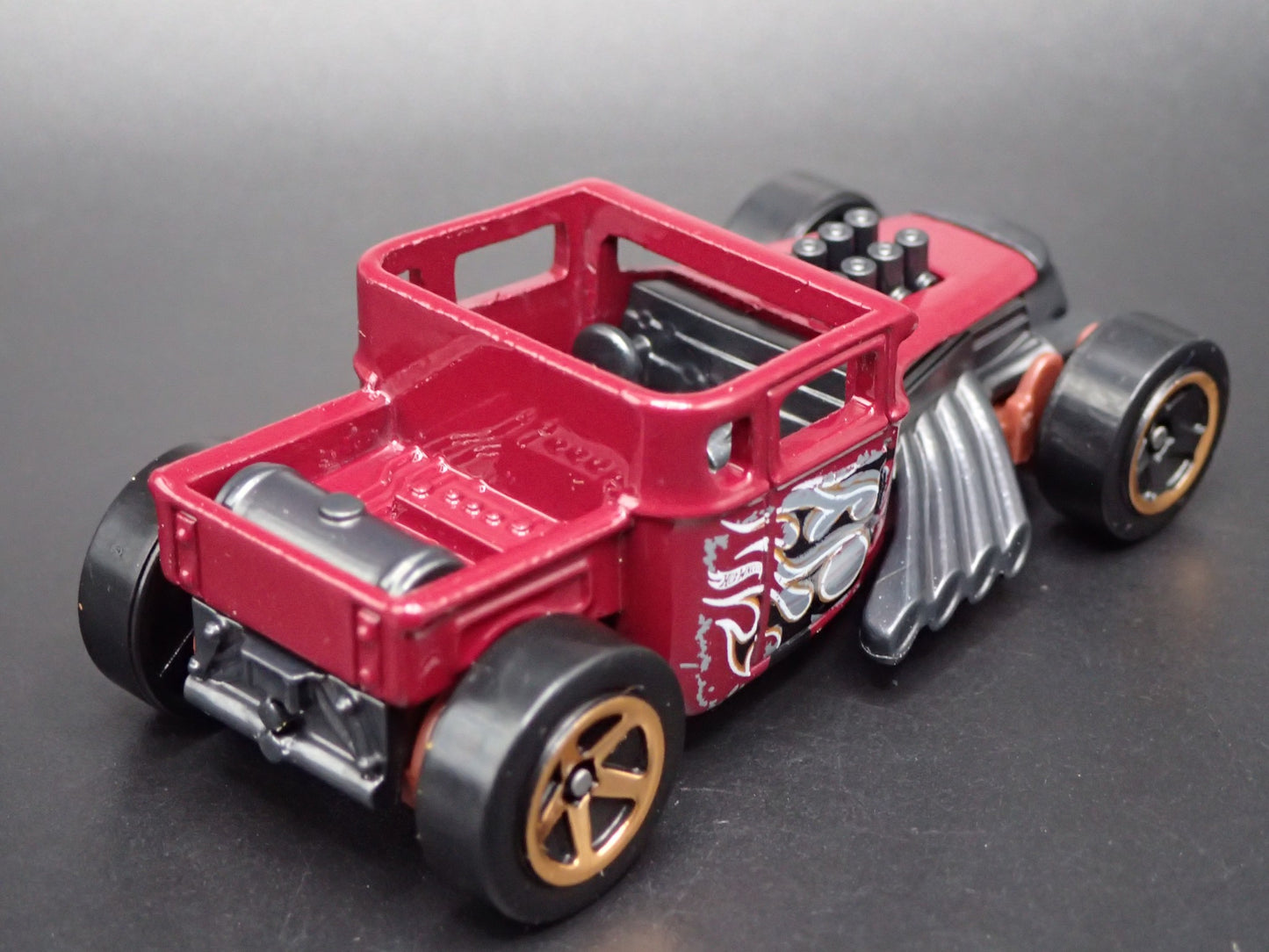 FORD CUSTOM BONE SHAKER HOT ROD RED 1:64 SCALE DIORAMA DIECAST MODEL CAR