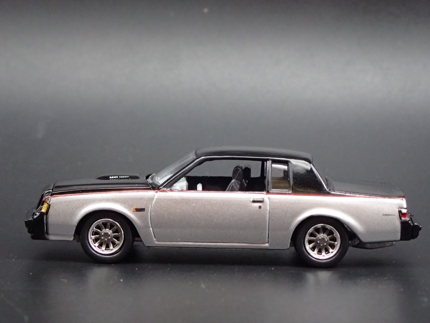 1985 85 BUICK REGAL T-TYPE RARE 1:64 SCALE COLLECTIBLE DIORAMA DIECAST MODEL CAR