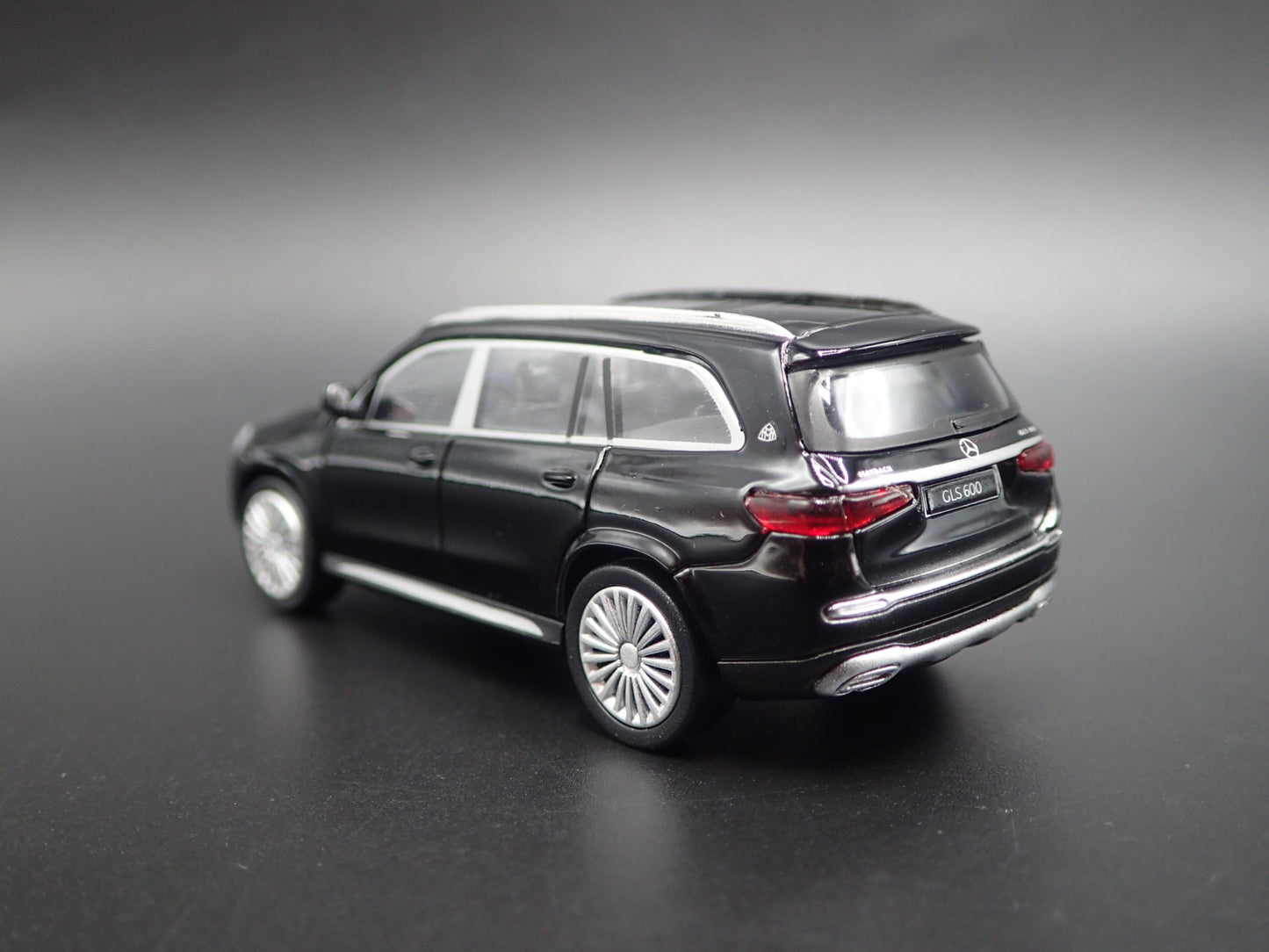 2020-2023 MERCEDES MAYBACH GLS 600 SUV 1:64 SCALE DIORAMA DIECAST MODEL CAR