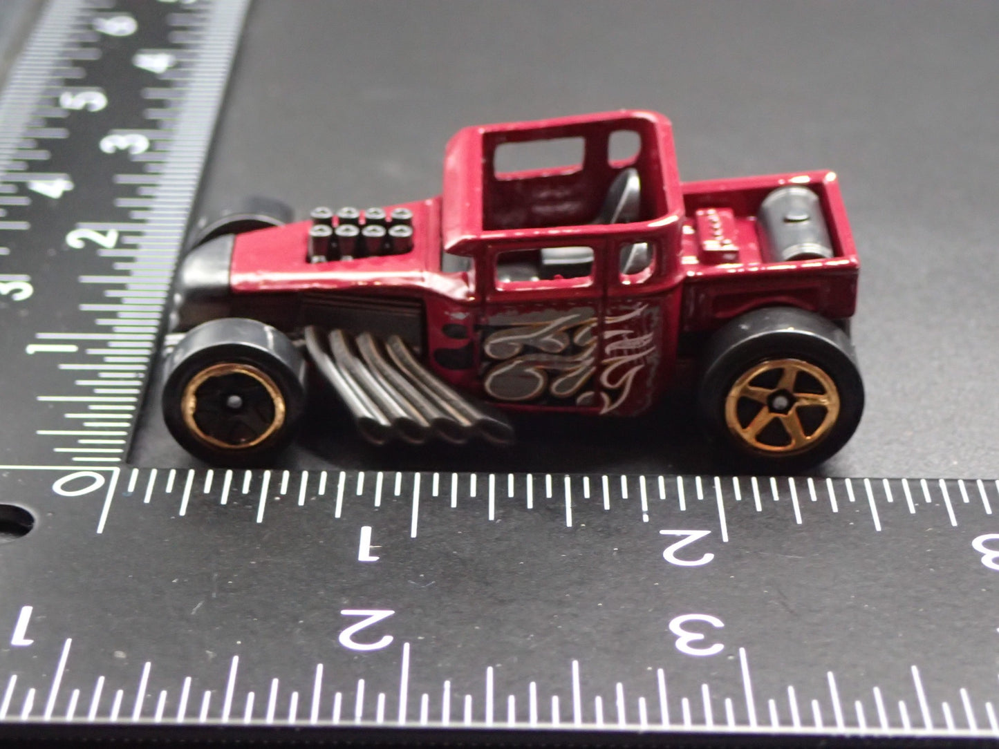 FORD CUSTOM BONE SHAKER HOT ROD RED 1:64 SCALE DIORAMA DIECAST MODEL CAR