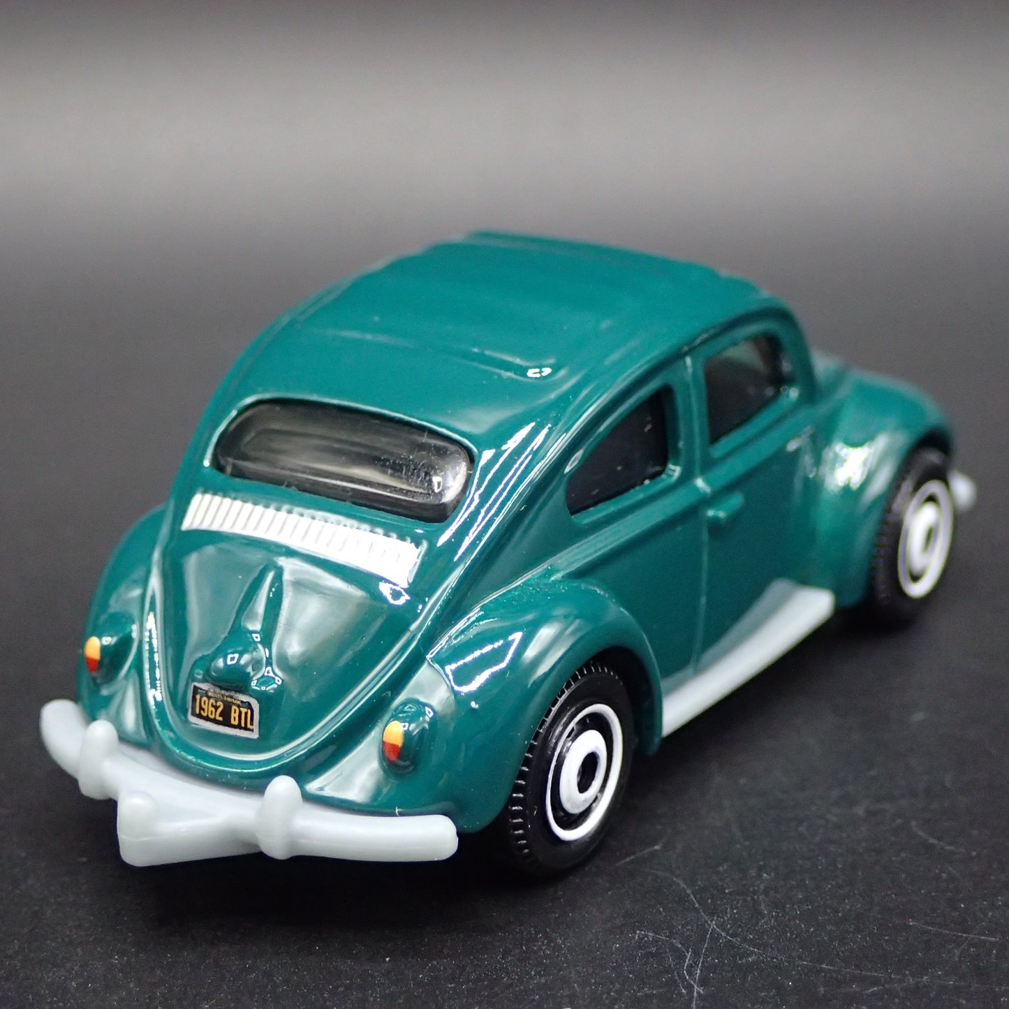 1960-1969 VW VOLKSWAGEN BEETLE BUG W HITCH 1:64 SCALE DIORAMA DIECAST MODEL CAR