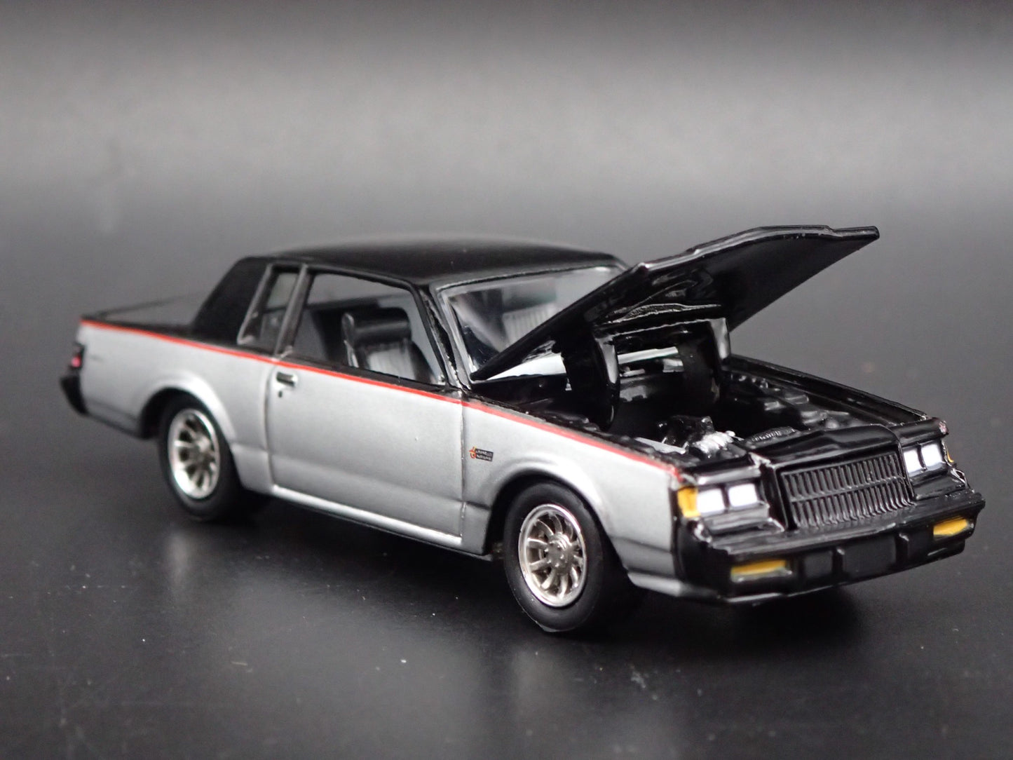 1985 85 BUICK REGAL T-TYPE RARE 1:64 SCALE COLLECTIBLE DIORAMA DIECAST MODEL CAR